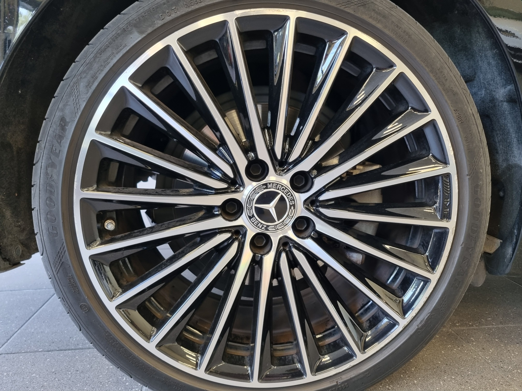MERCEDES BENZ C 200D — 45