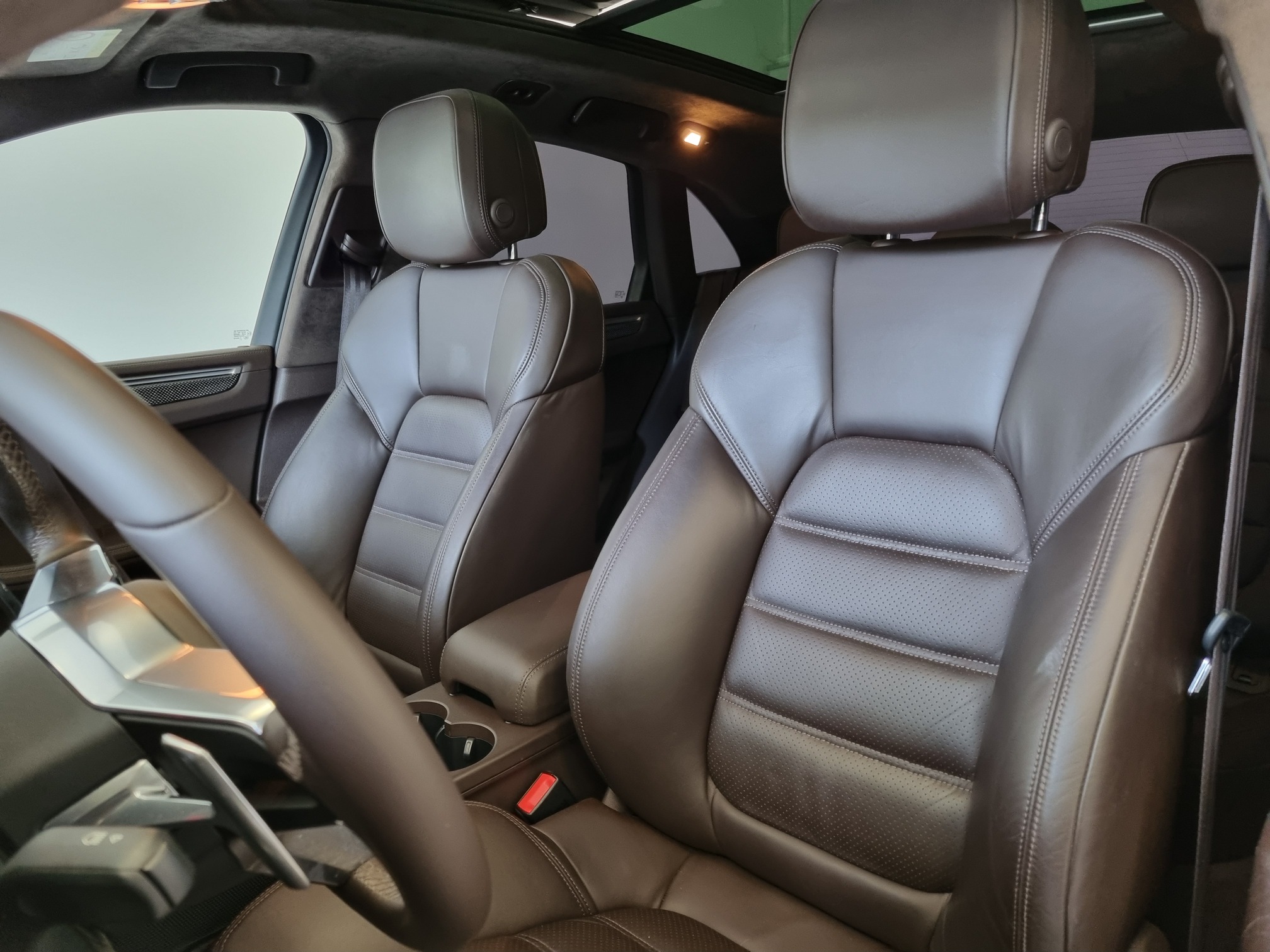 Porsche Macan — 10