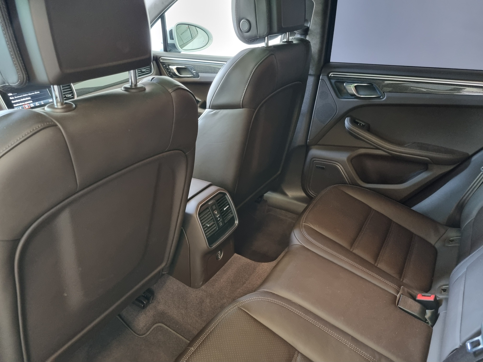 Porsche Macan — 11