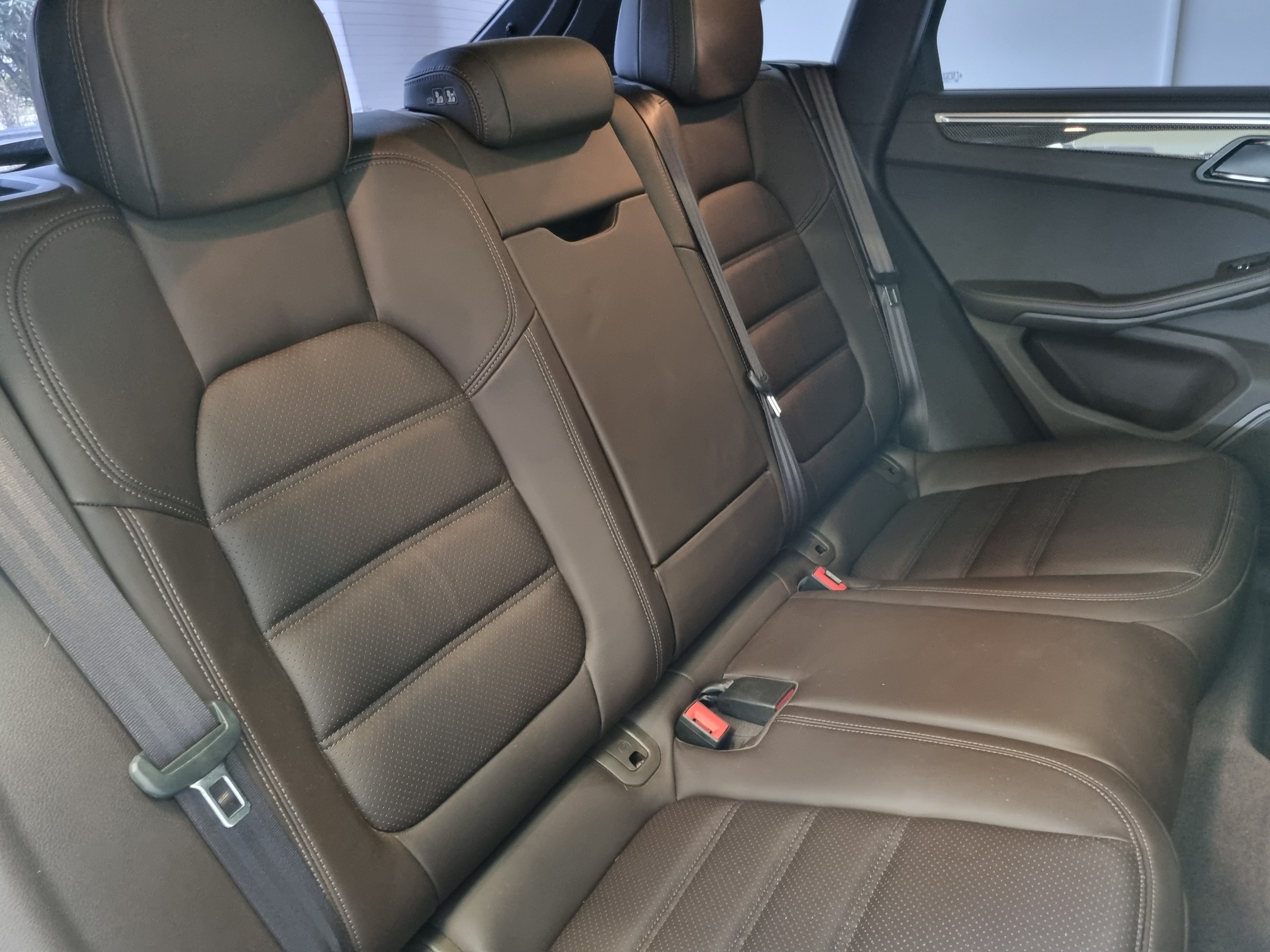 Porsche Macan — 14