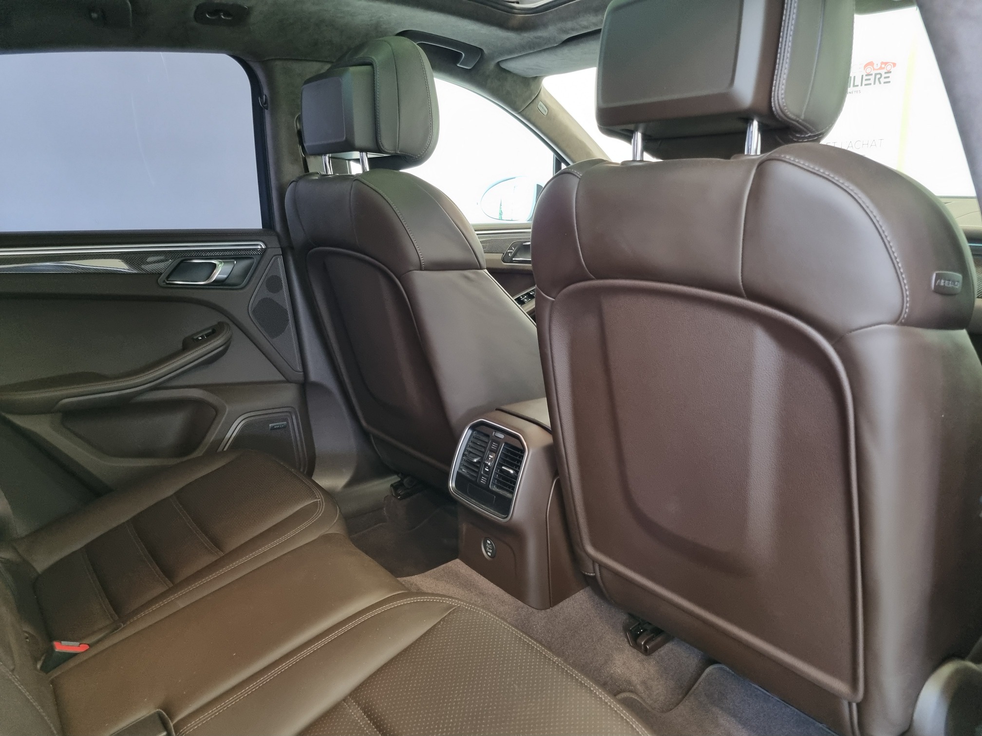 Porsche Macan — 15