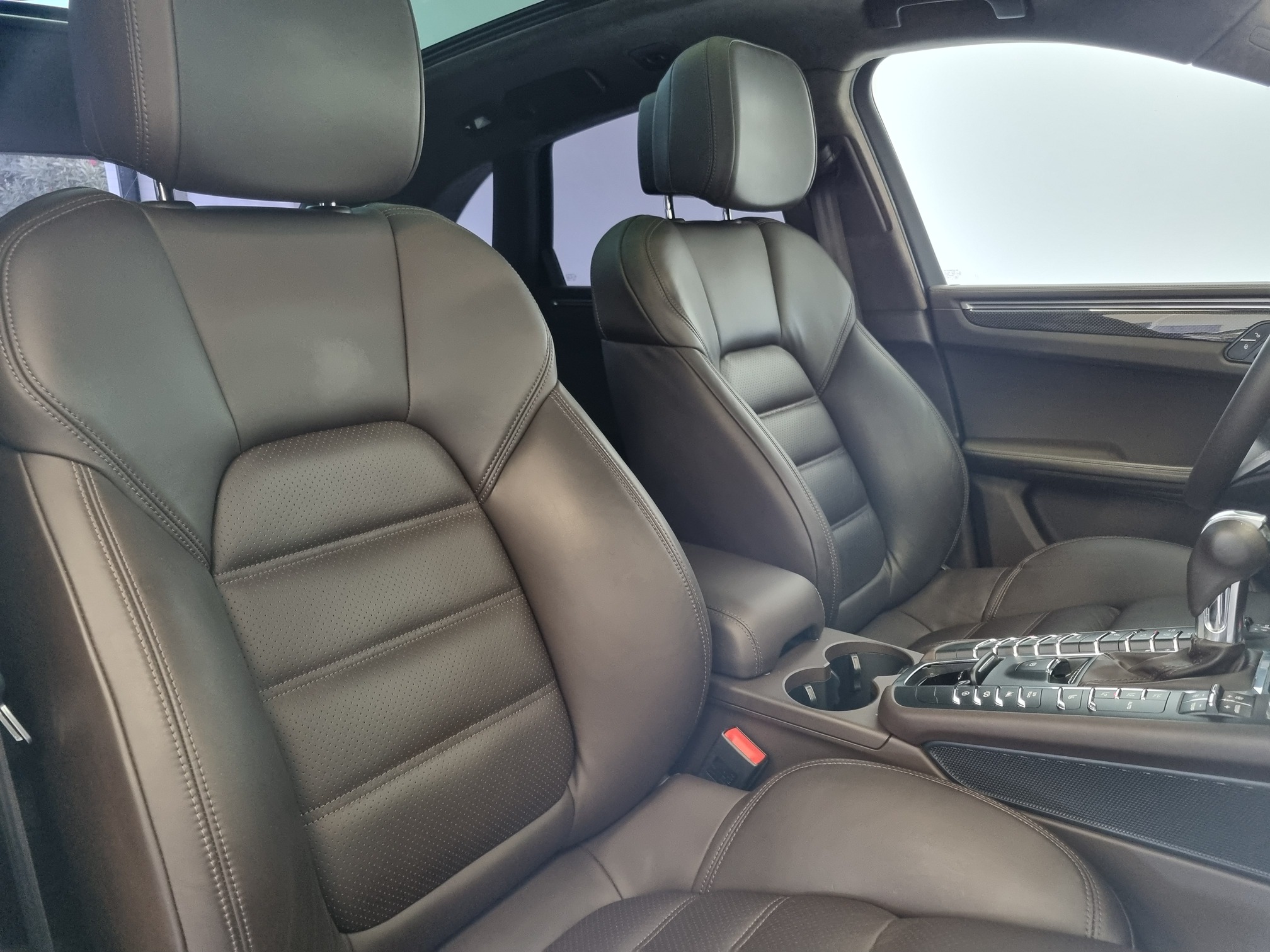 Porsche Macan — 17