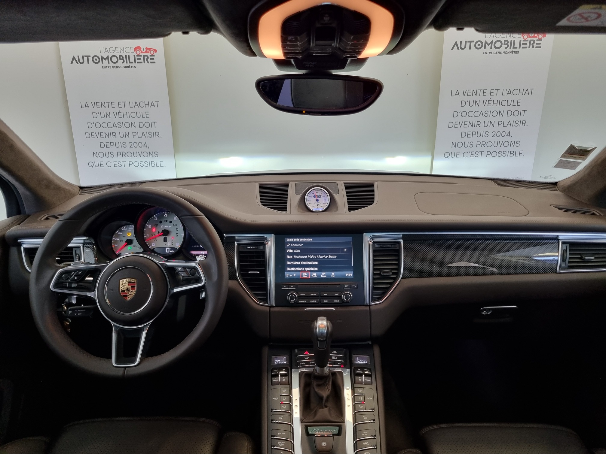 Porsche Macan — 18