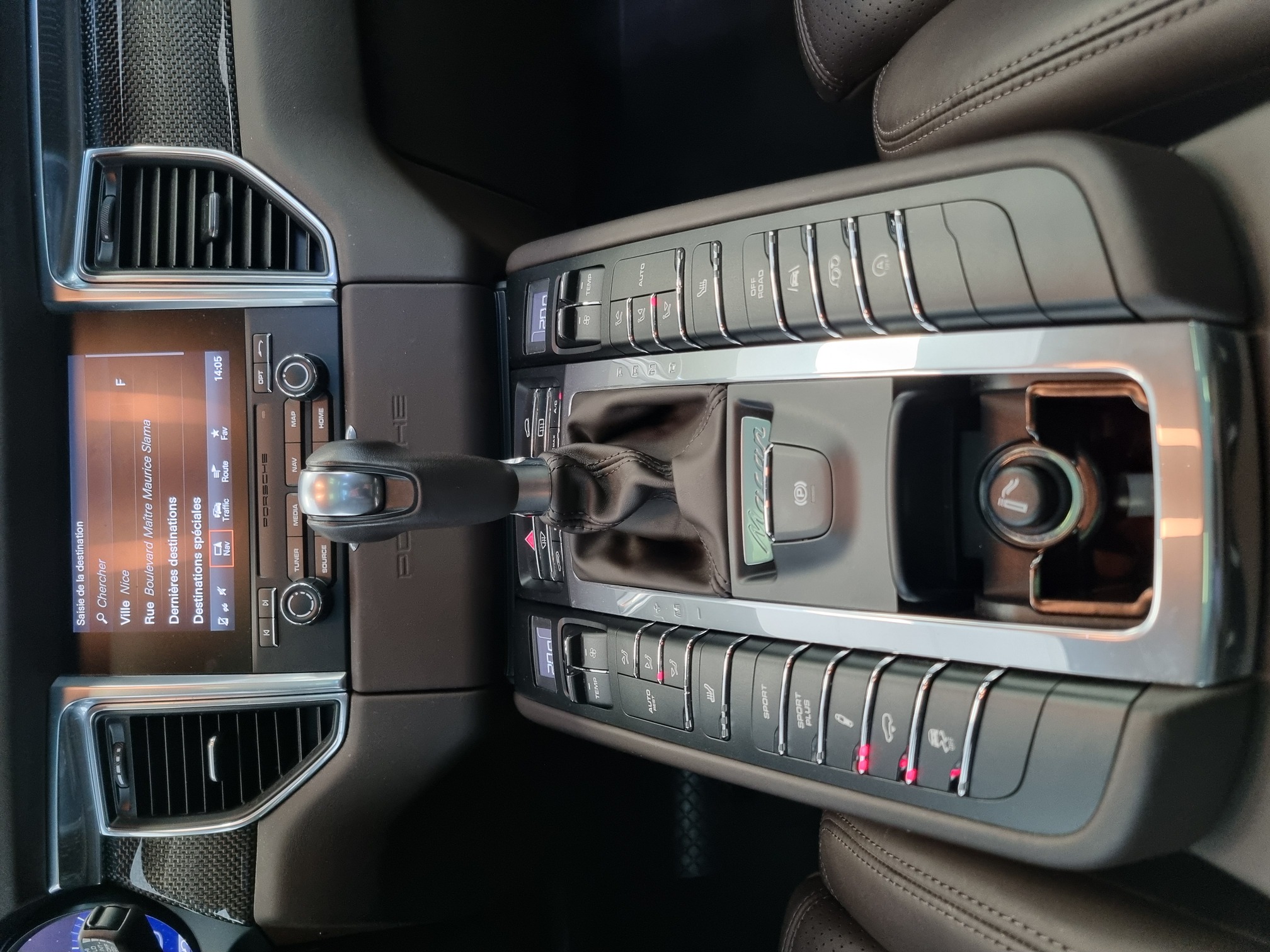 Porsche Macan — 20