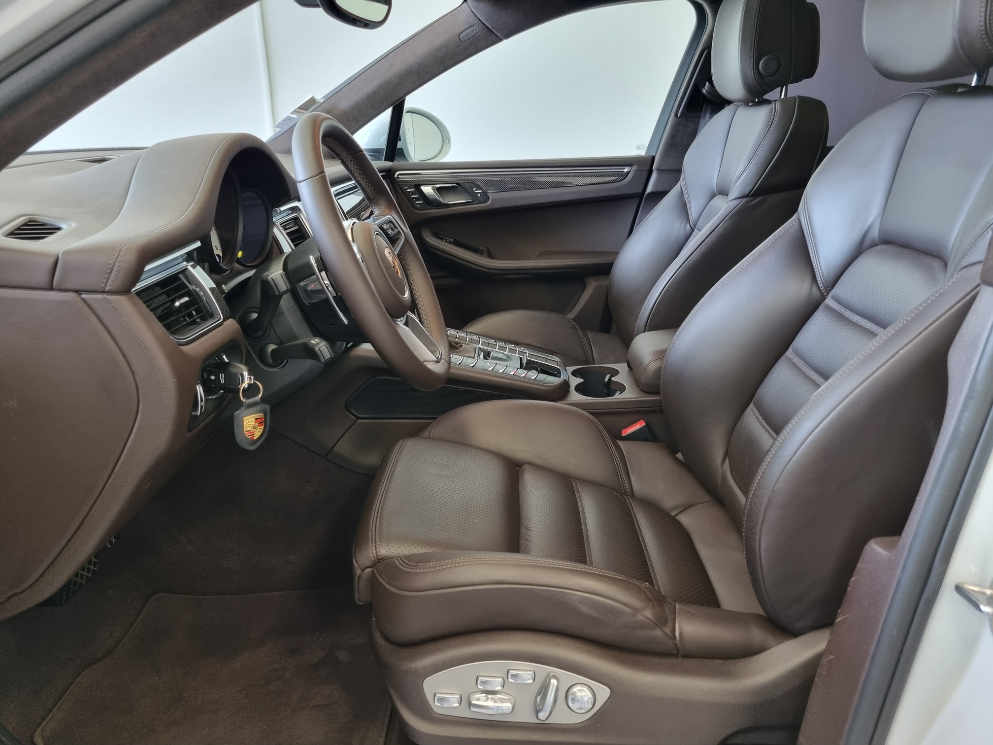 Porsche Macan — 21