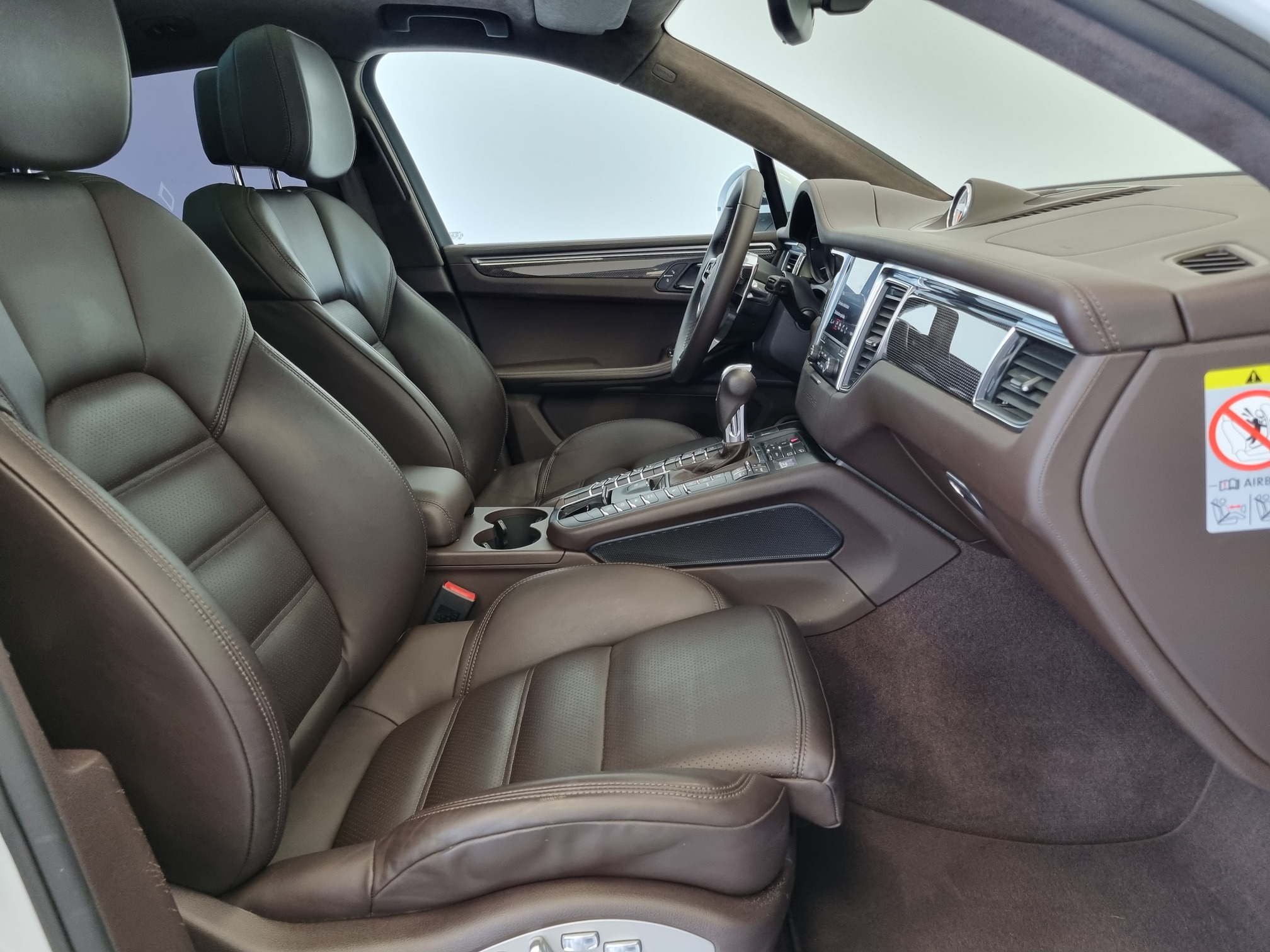 Porsche Macan — 26