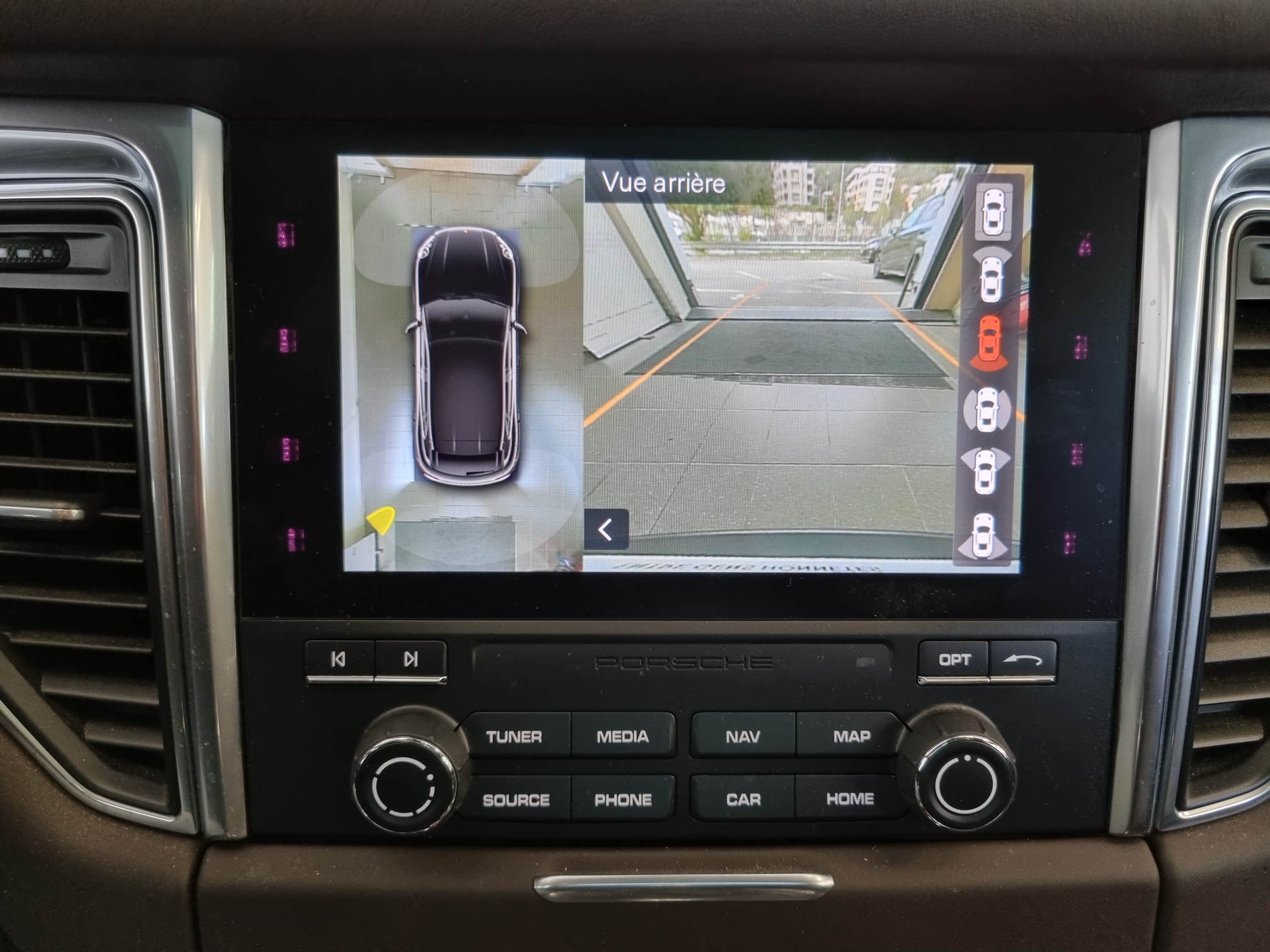 Porsche Macan — 29