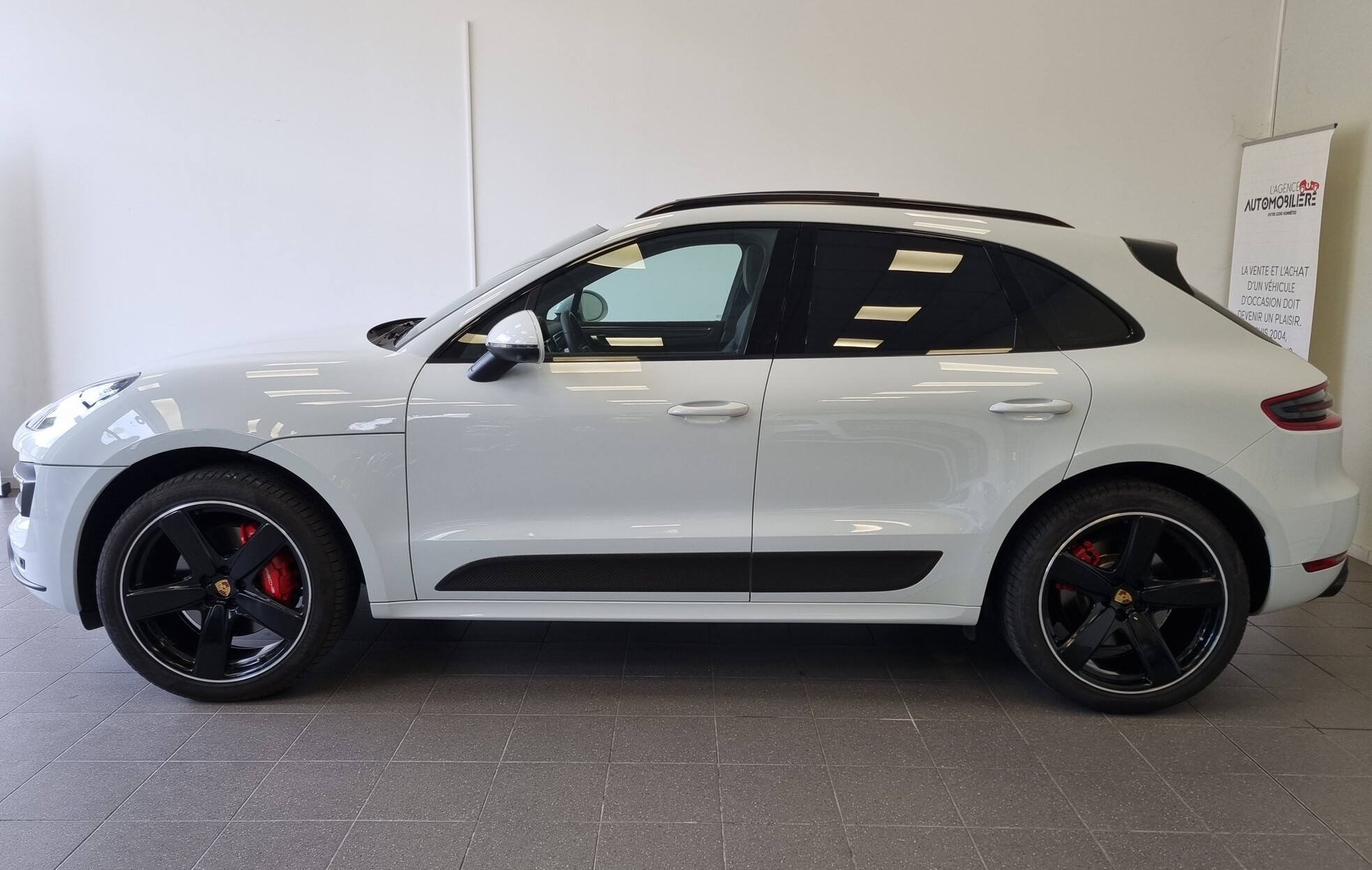 Porsche Macan — 3