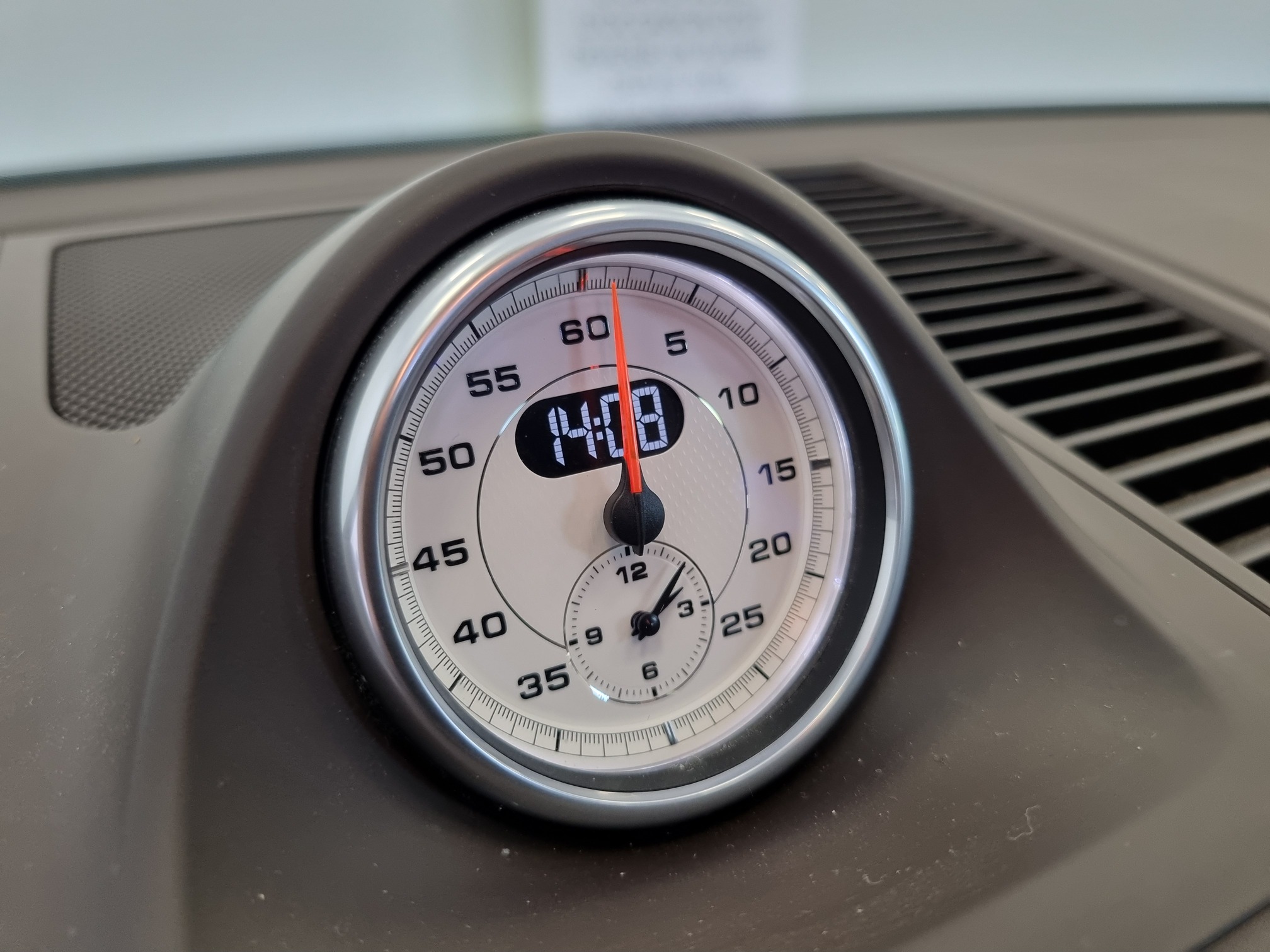 Porsche Macan — 32