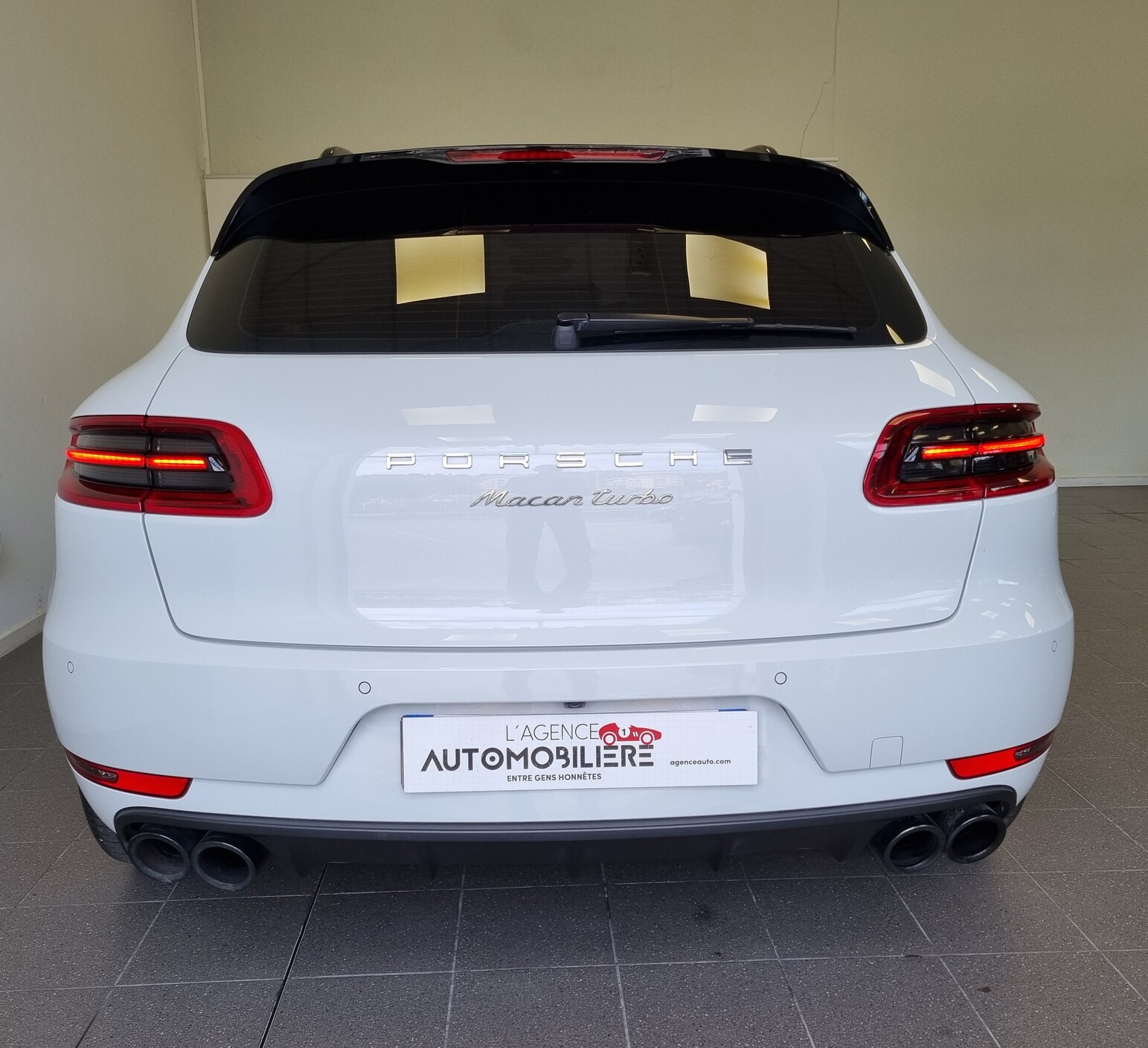 Porsche Macan — 5