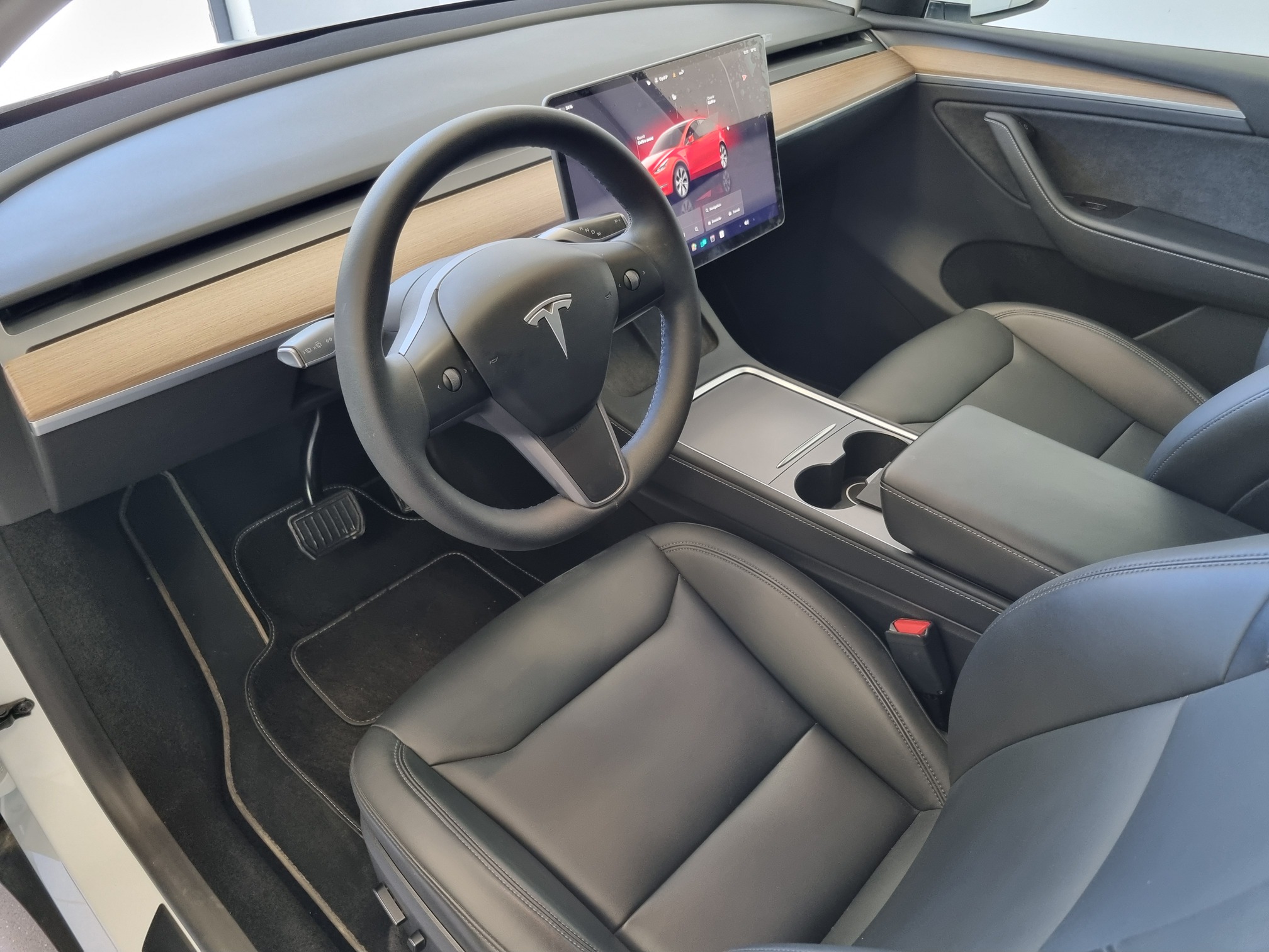 Tesla Model Y — 11