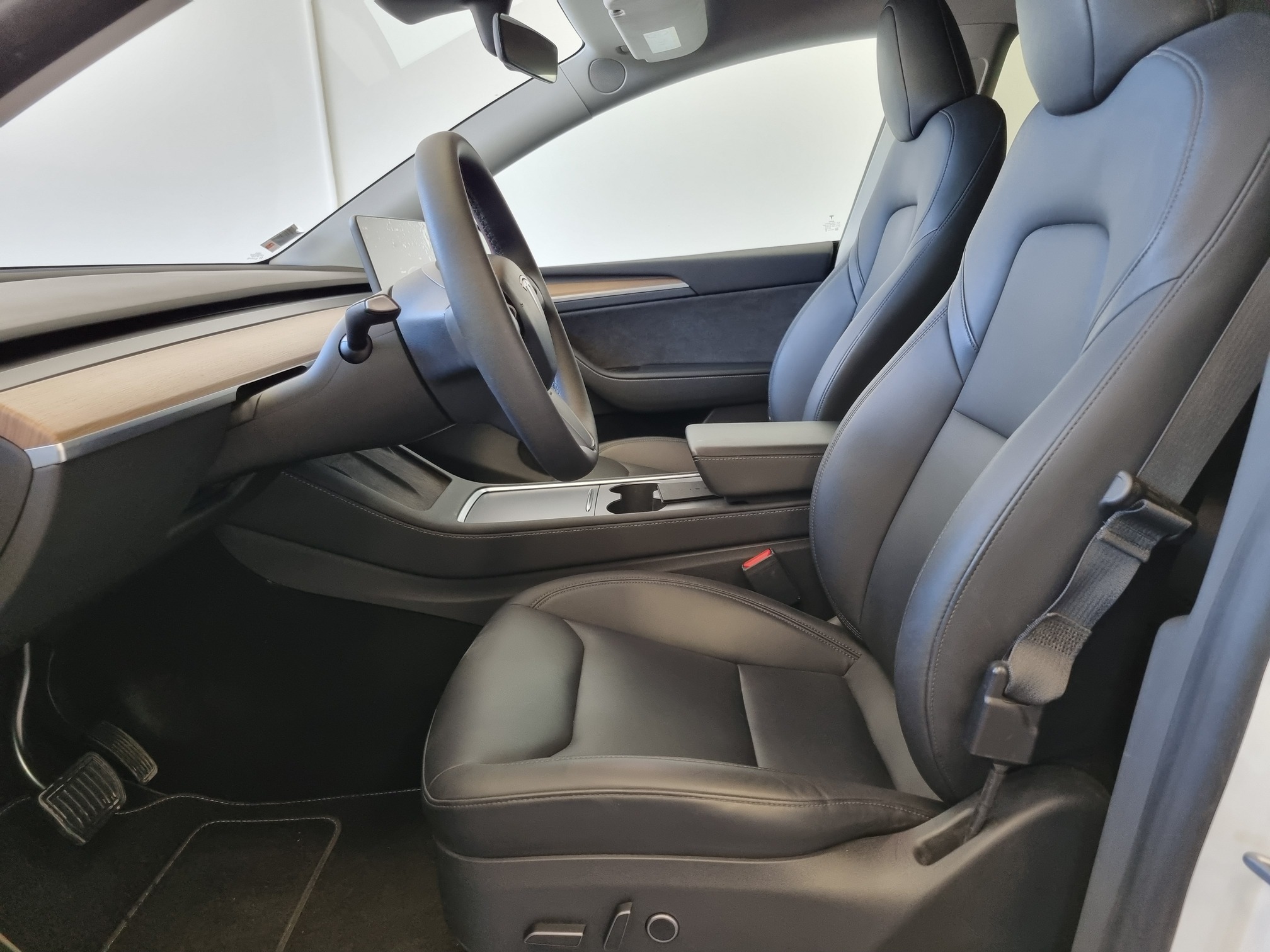 Tesla Model Y — 13
