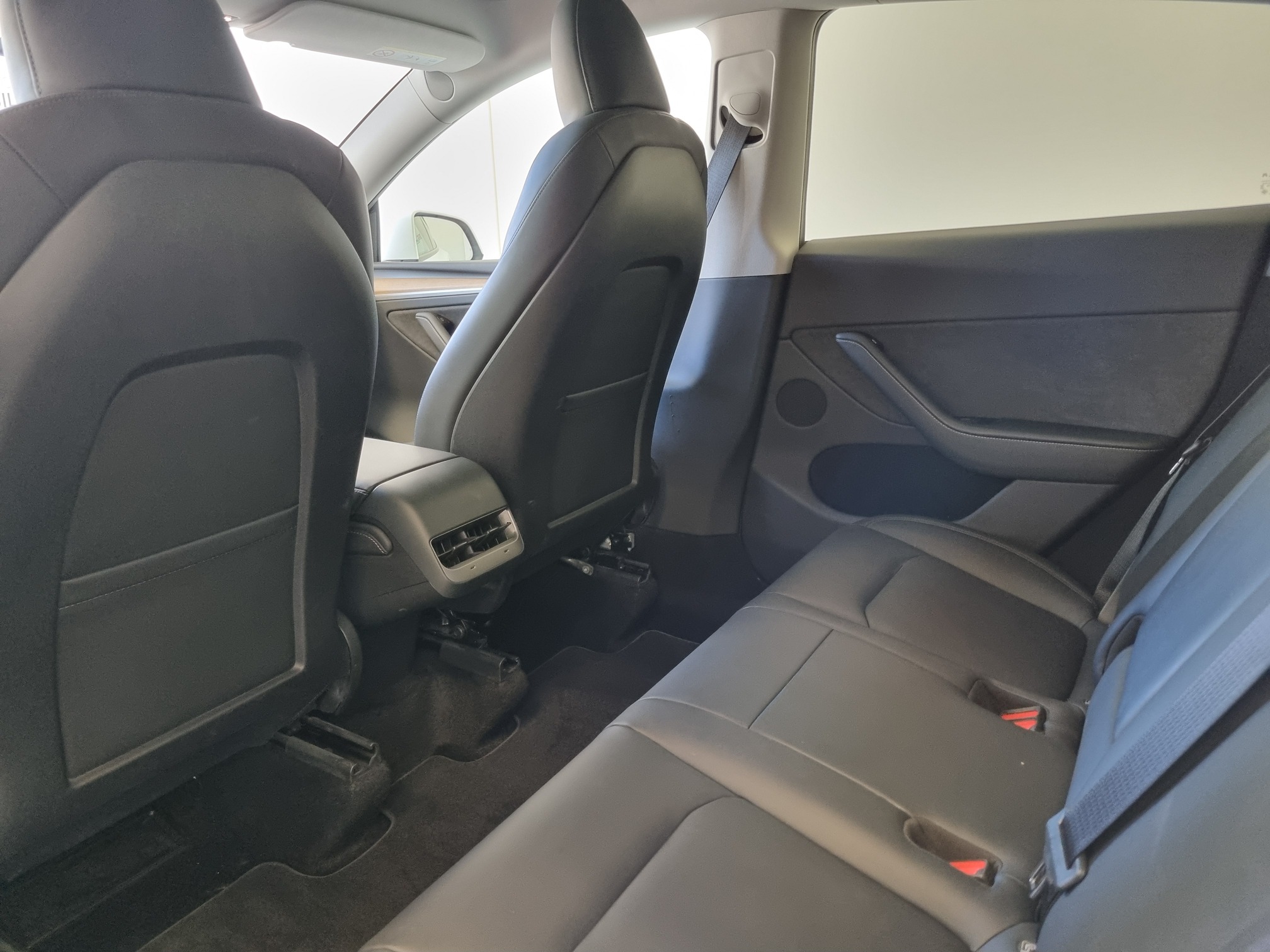 Tesla Model Y — 14
