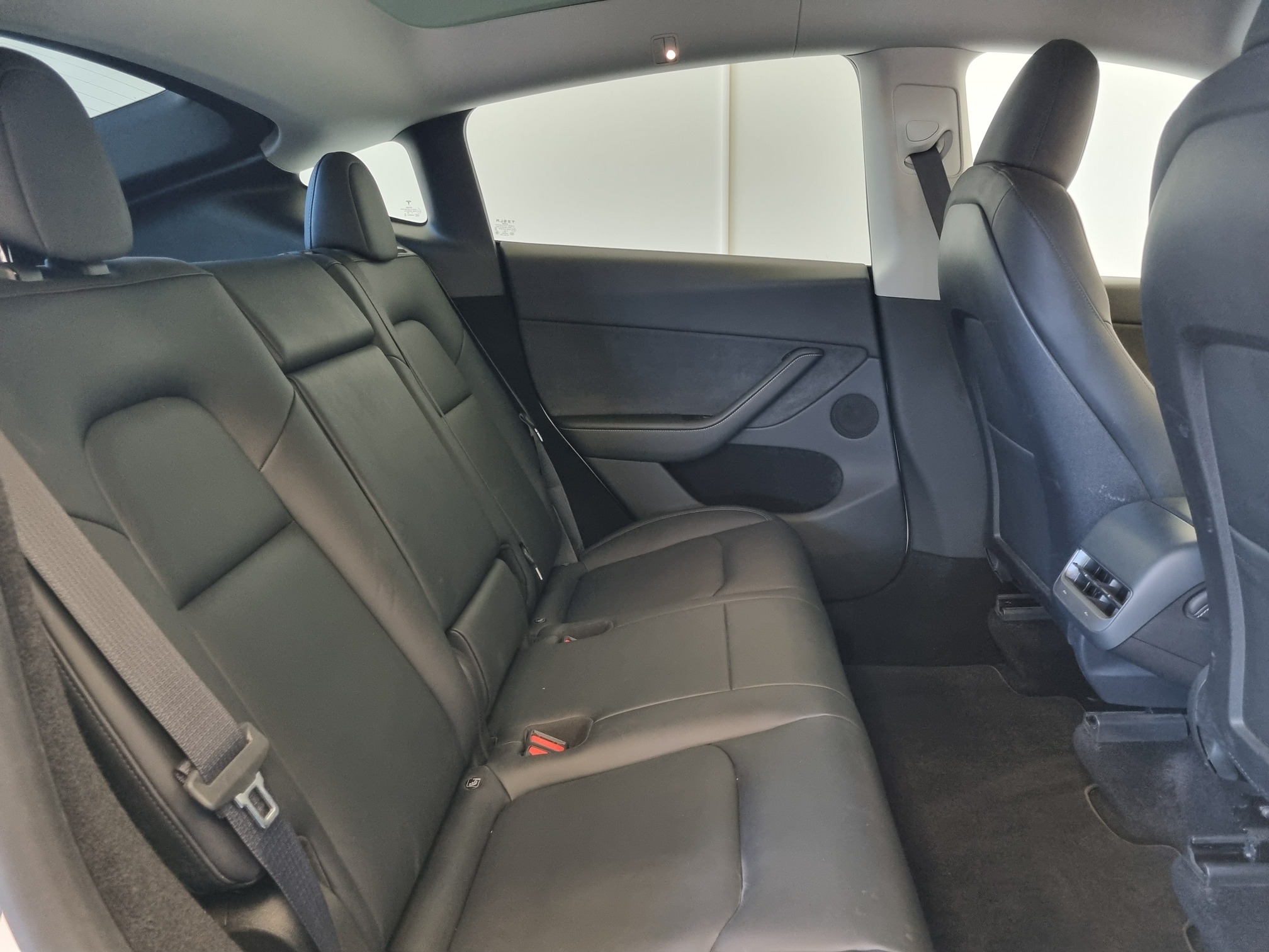 Tesla Model Y — 15