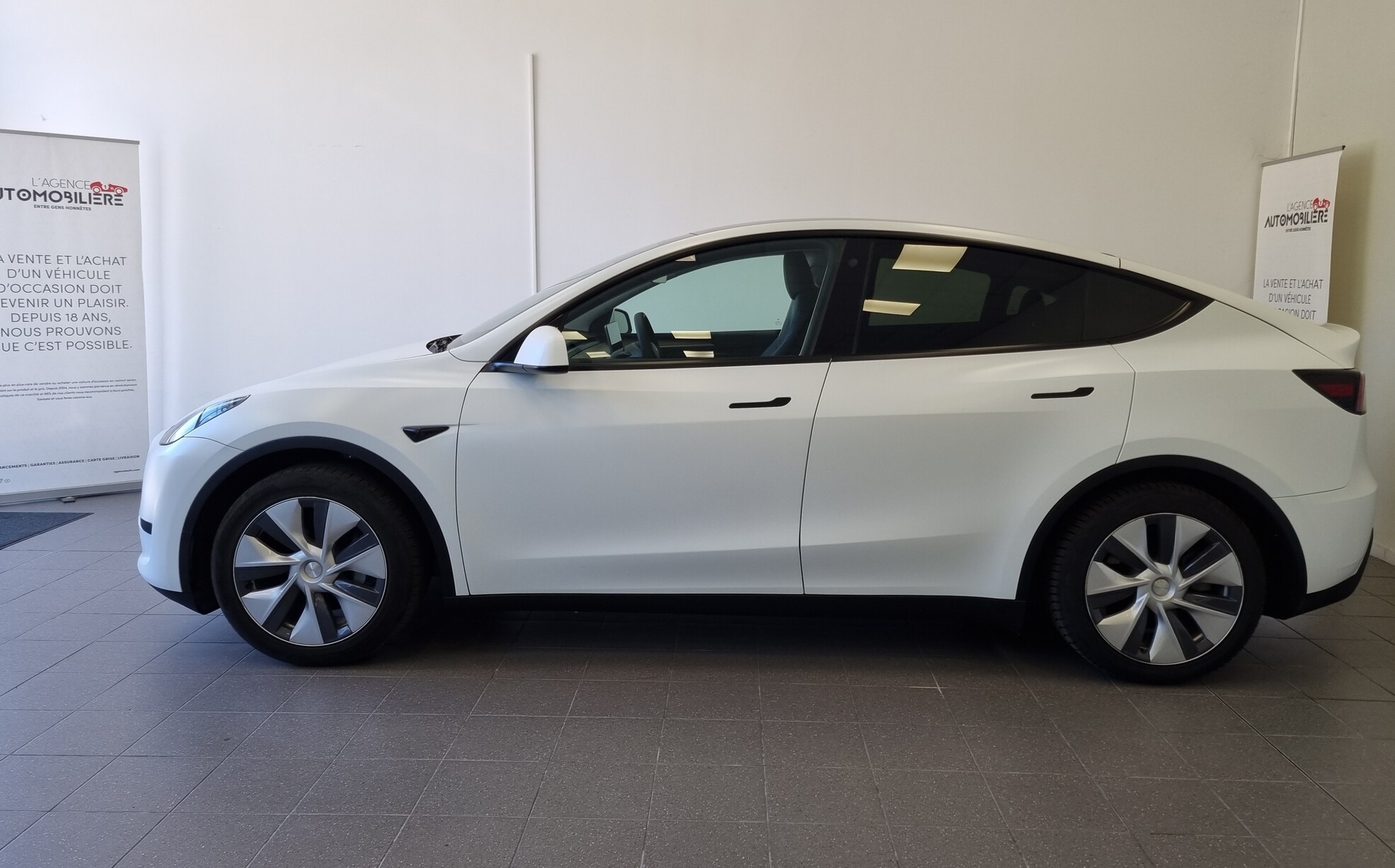Tesla Model Y — 3