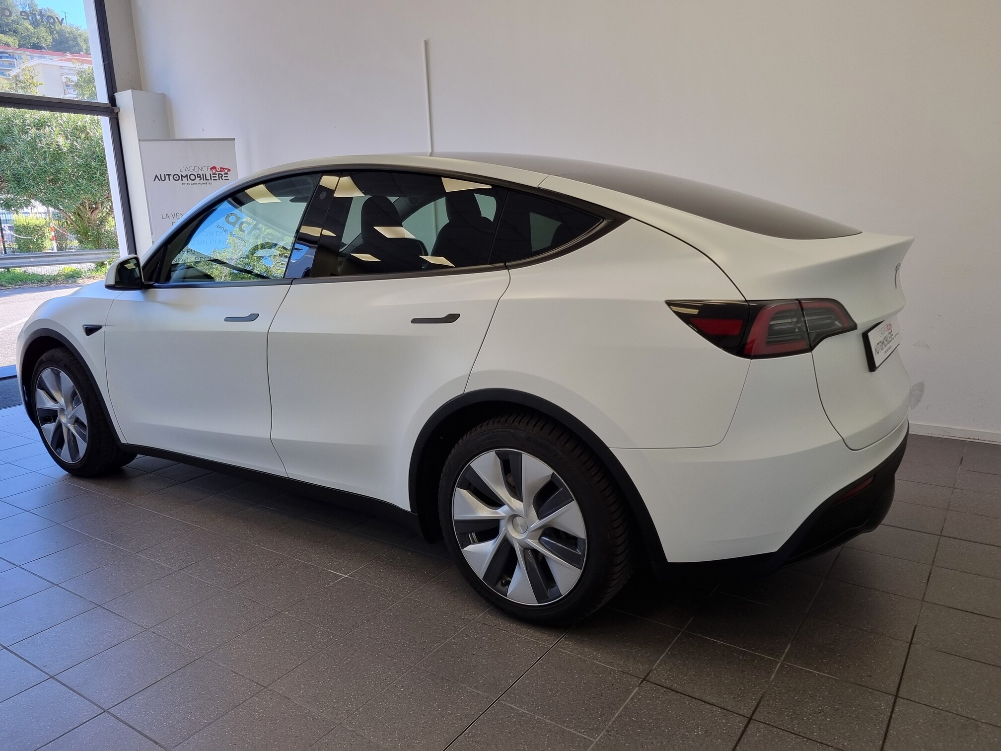 Tesla Model Y — 4