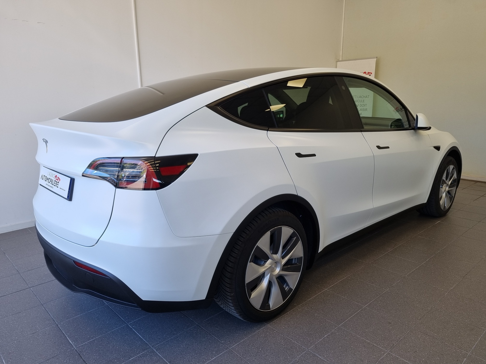 Tesla Model Y — 8