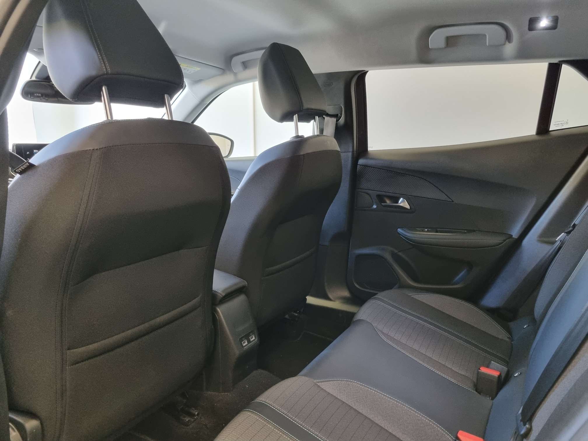 Peugeot 2008 — 13