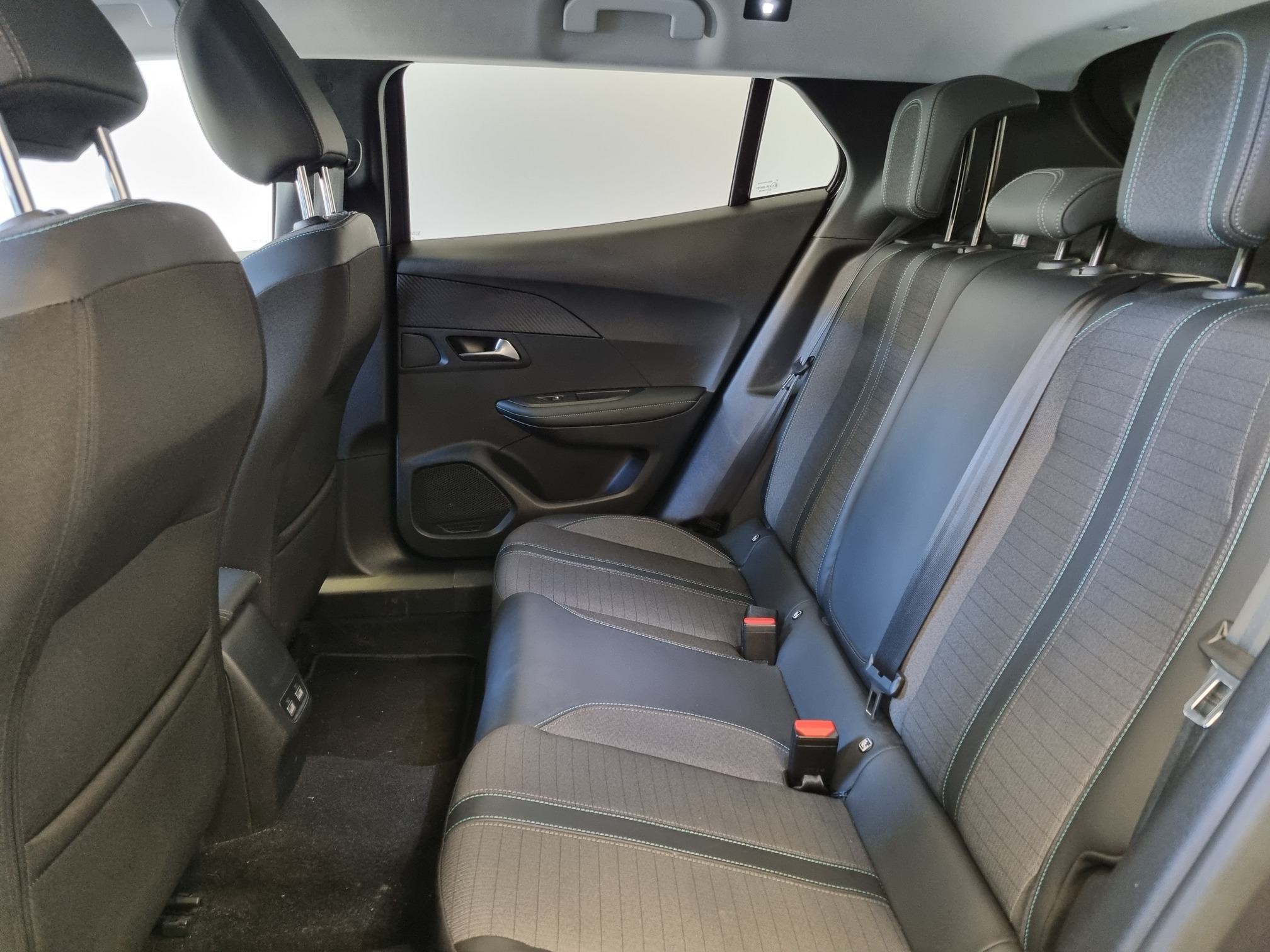 Peugeot 2008 — 14