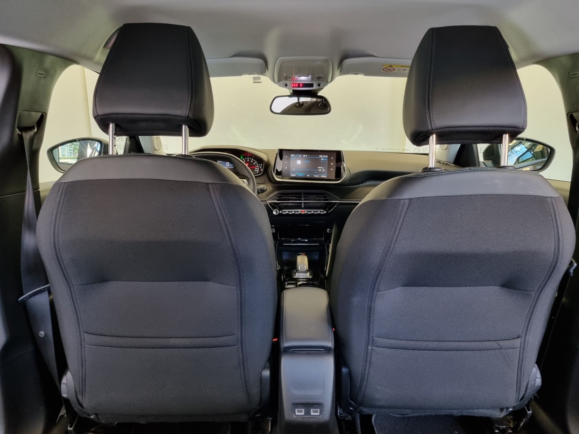 Peugeot 2008 — 16