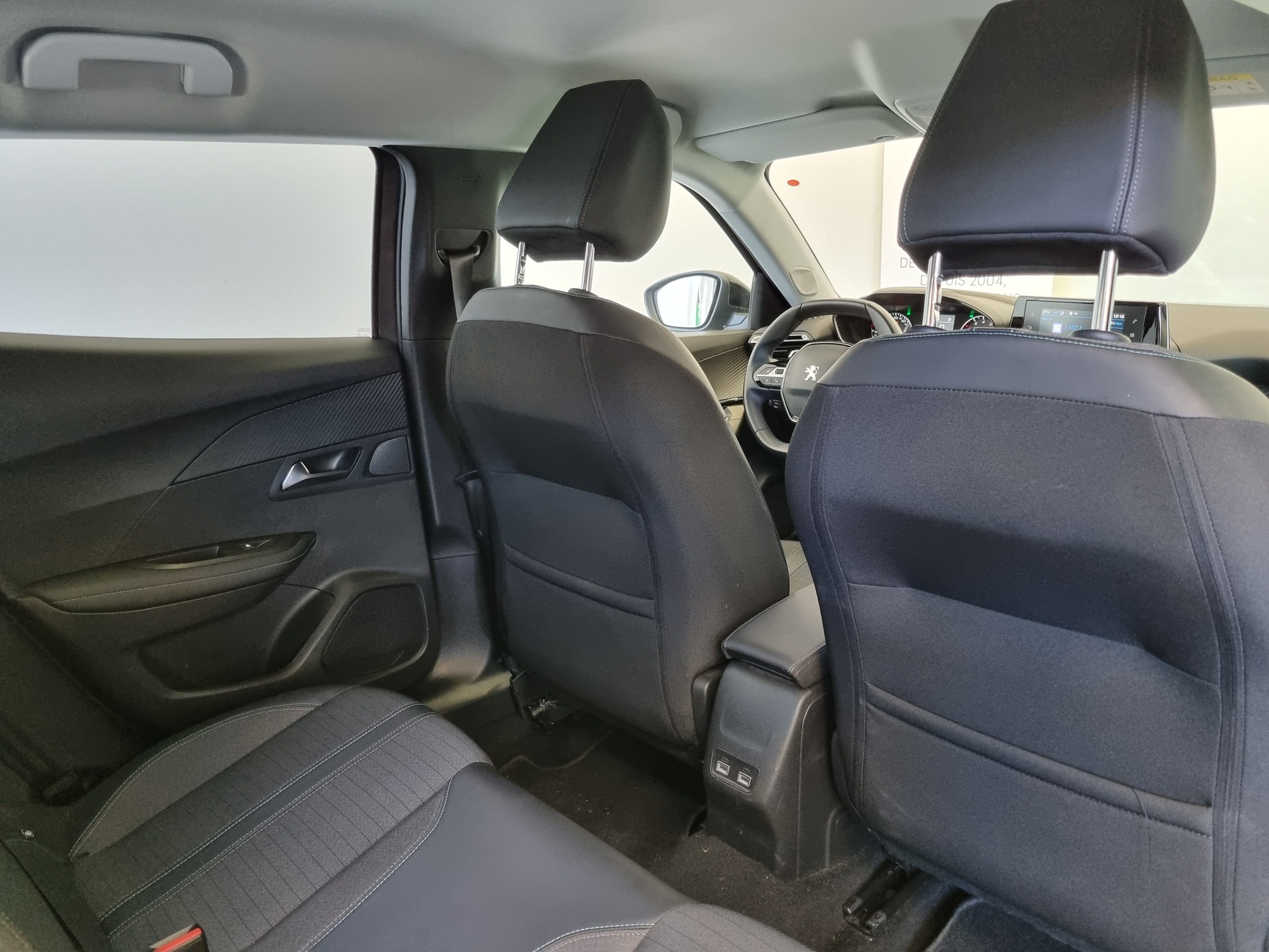 Peugeot 2008 — 18