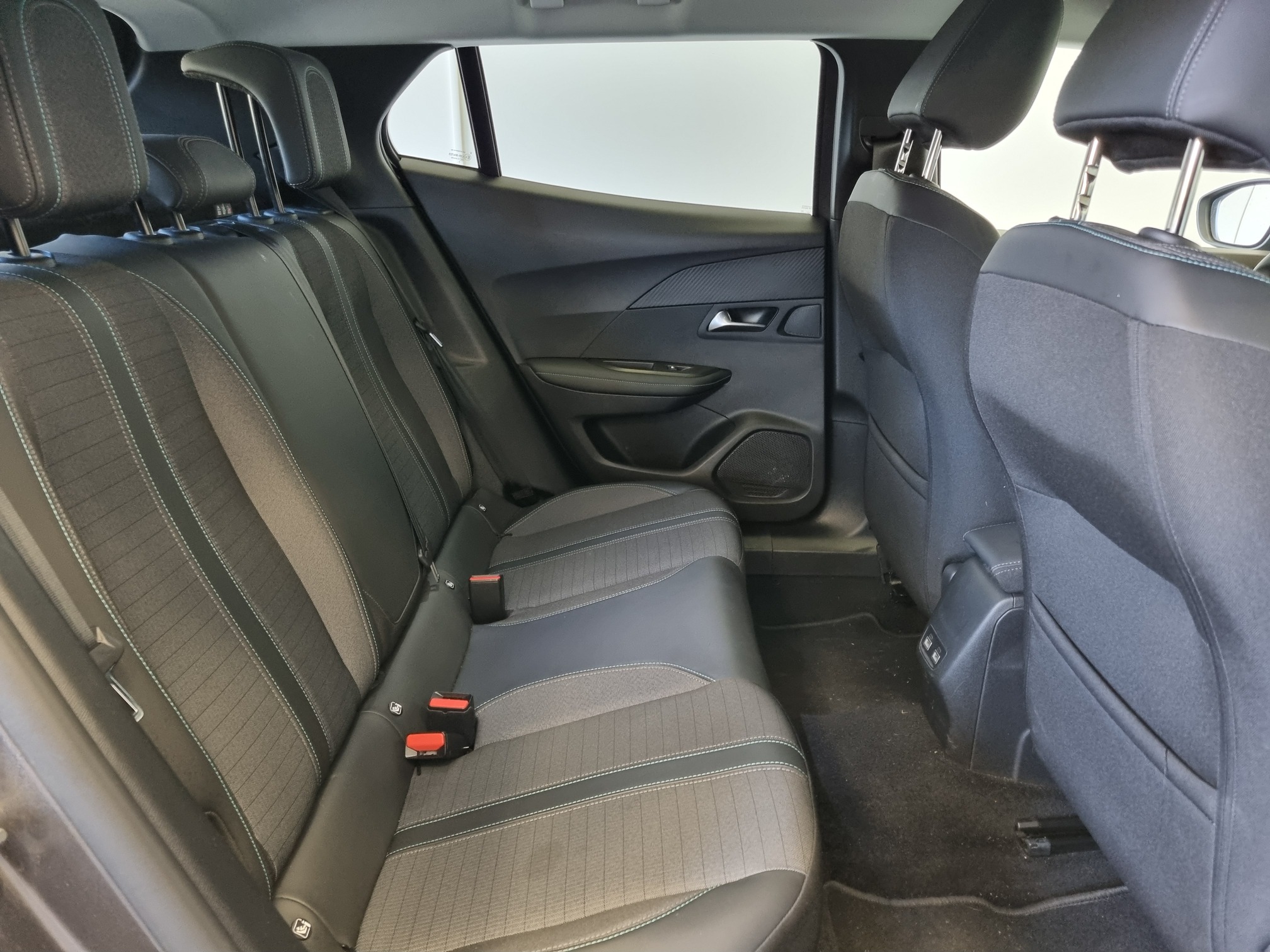 Peugeot 2008 — 19