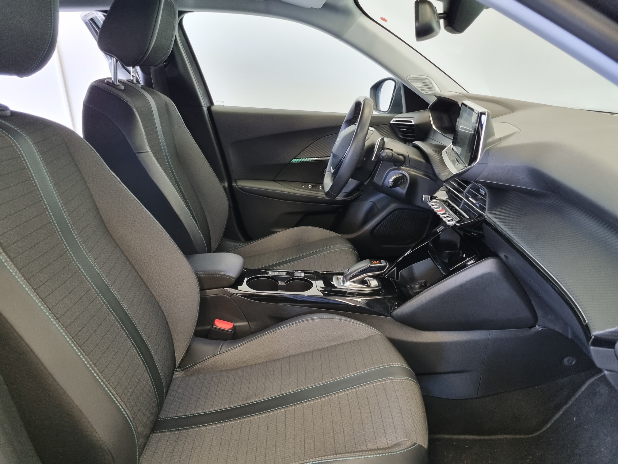Peugeot 2008 — 20