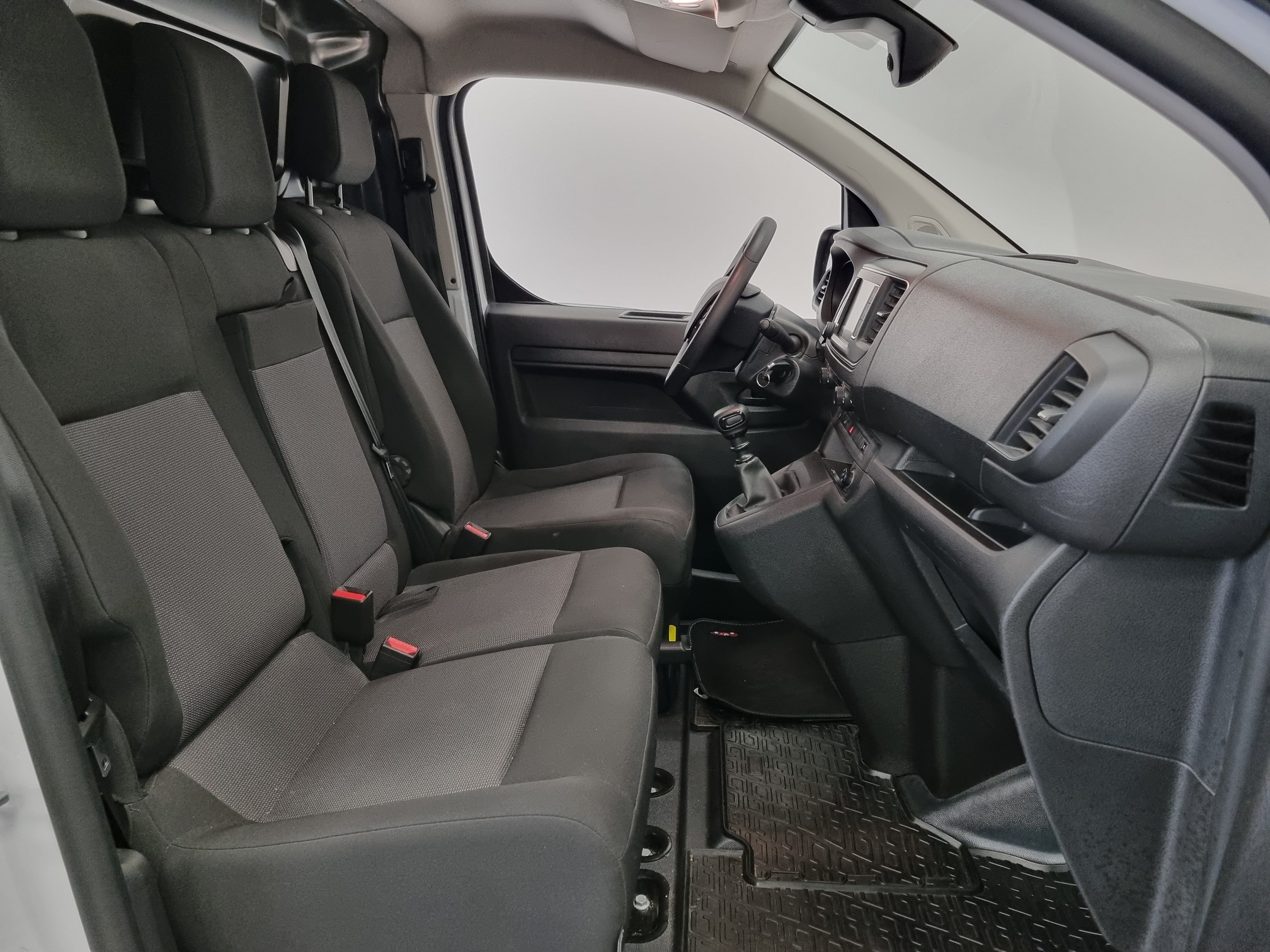 Peugeot EXPERT III — 14