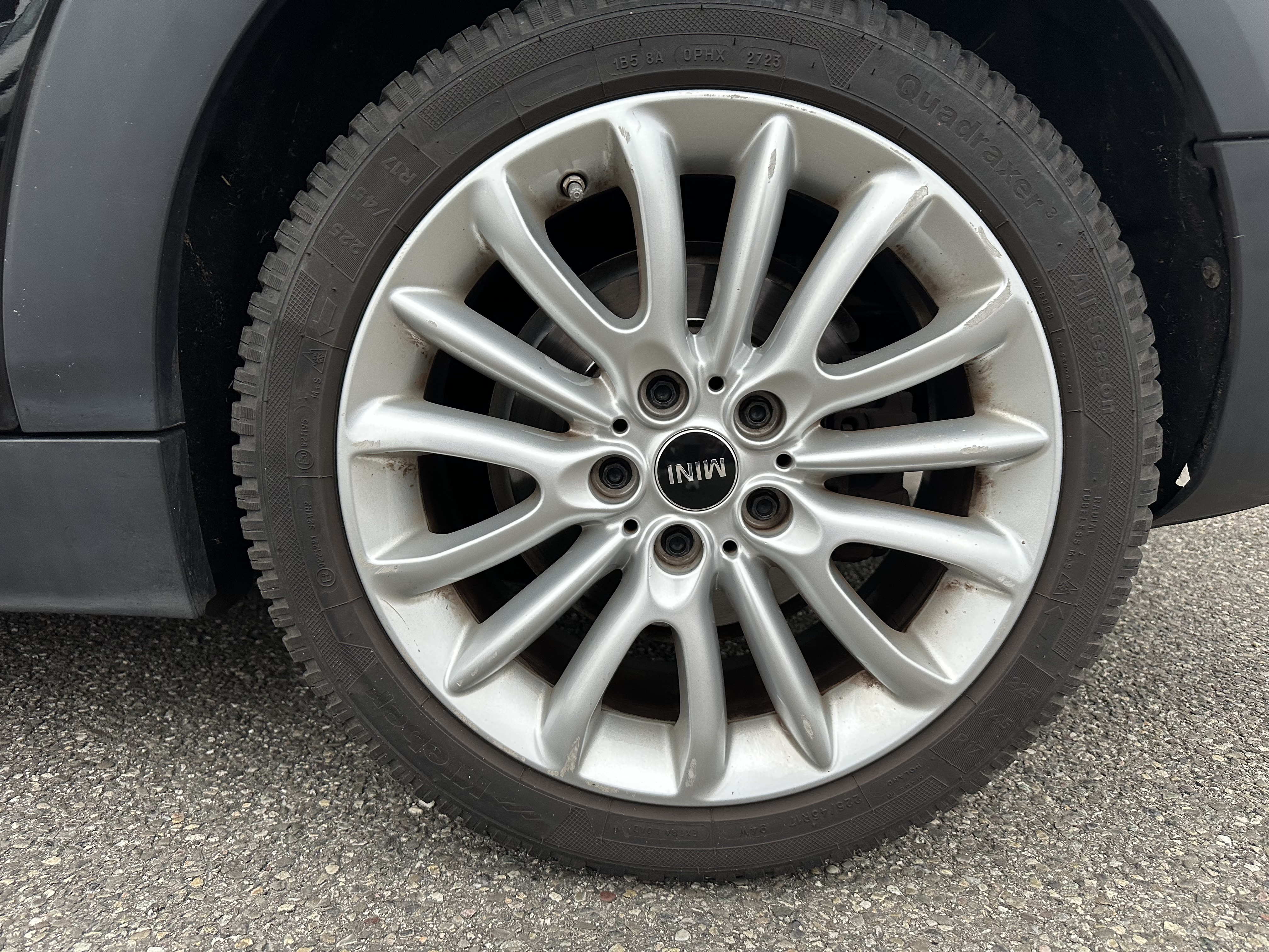 Mini Clubman — 16
