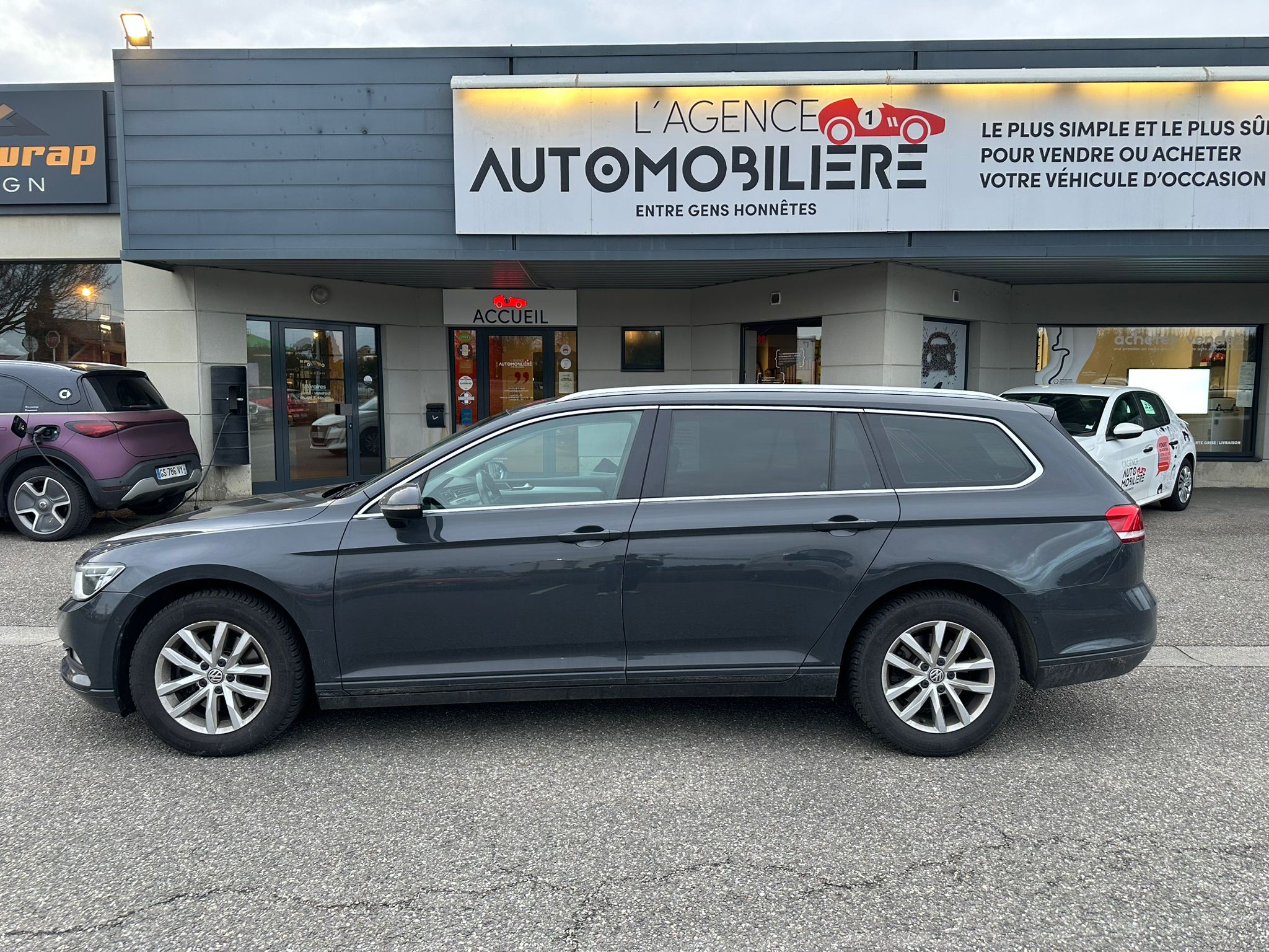 Volkswagen Passat — 2