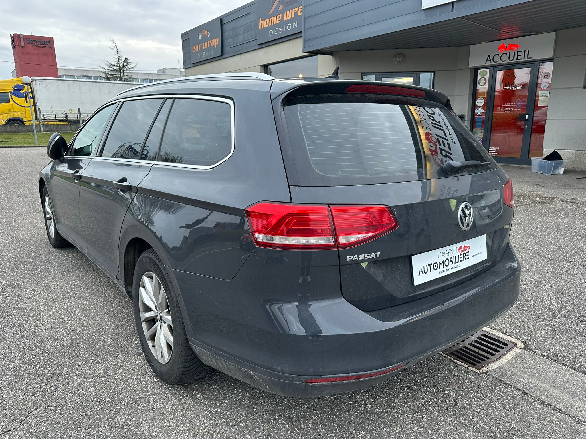 Volkswagen Passat — 3