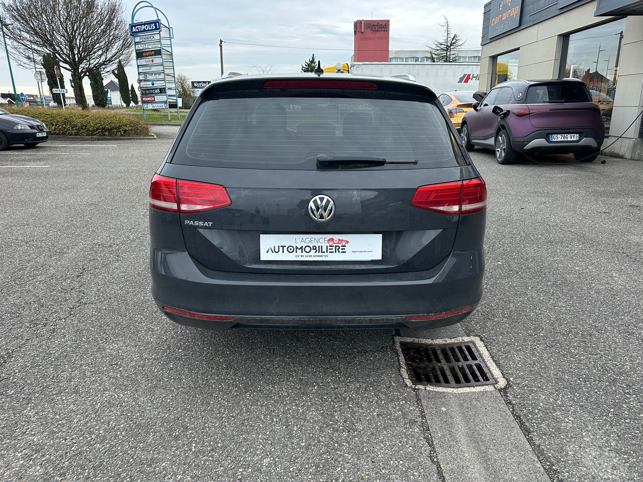 Volkswagen Passat — 4