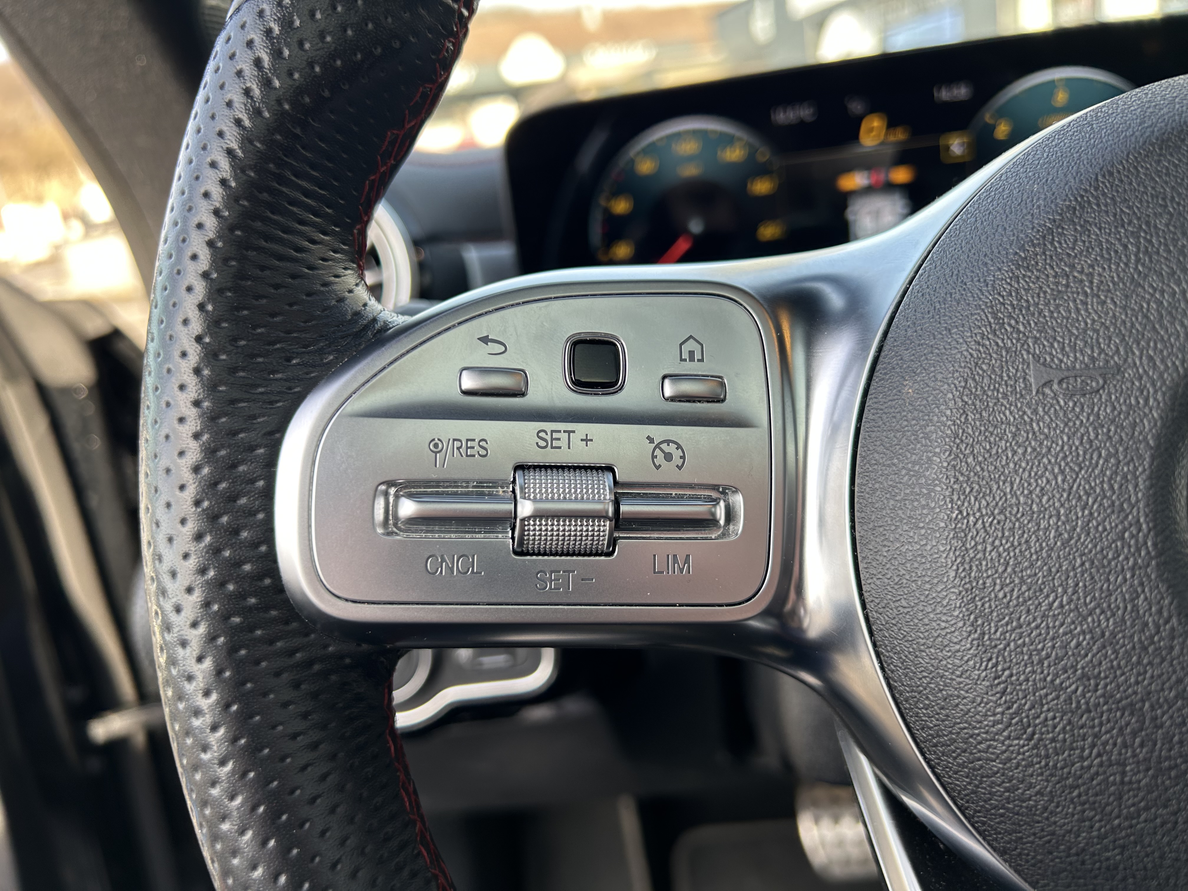 Mercedes CLA — 15