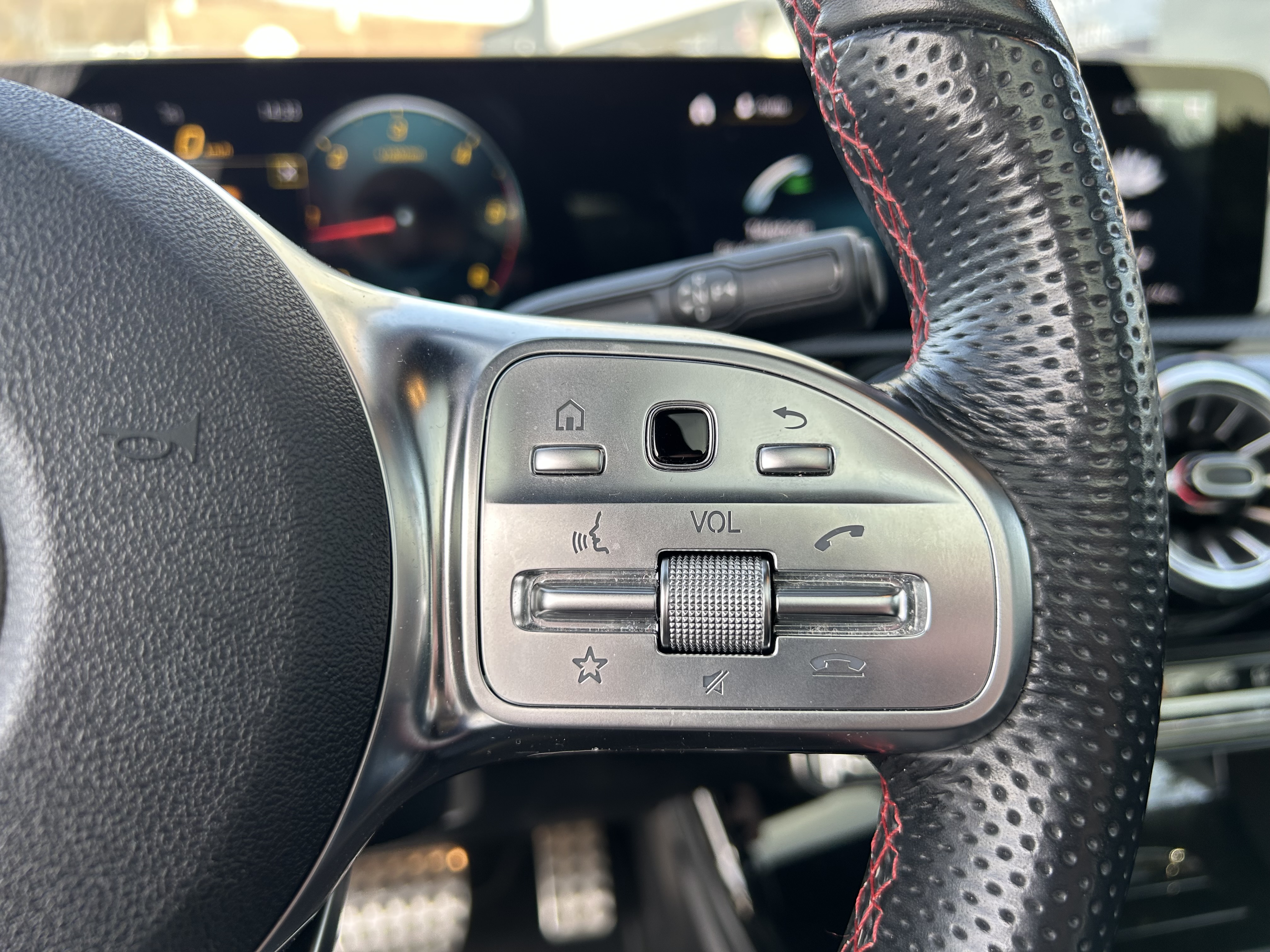 Mercedes CLA — 16