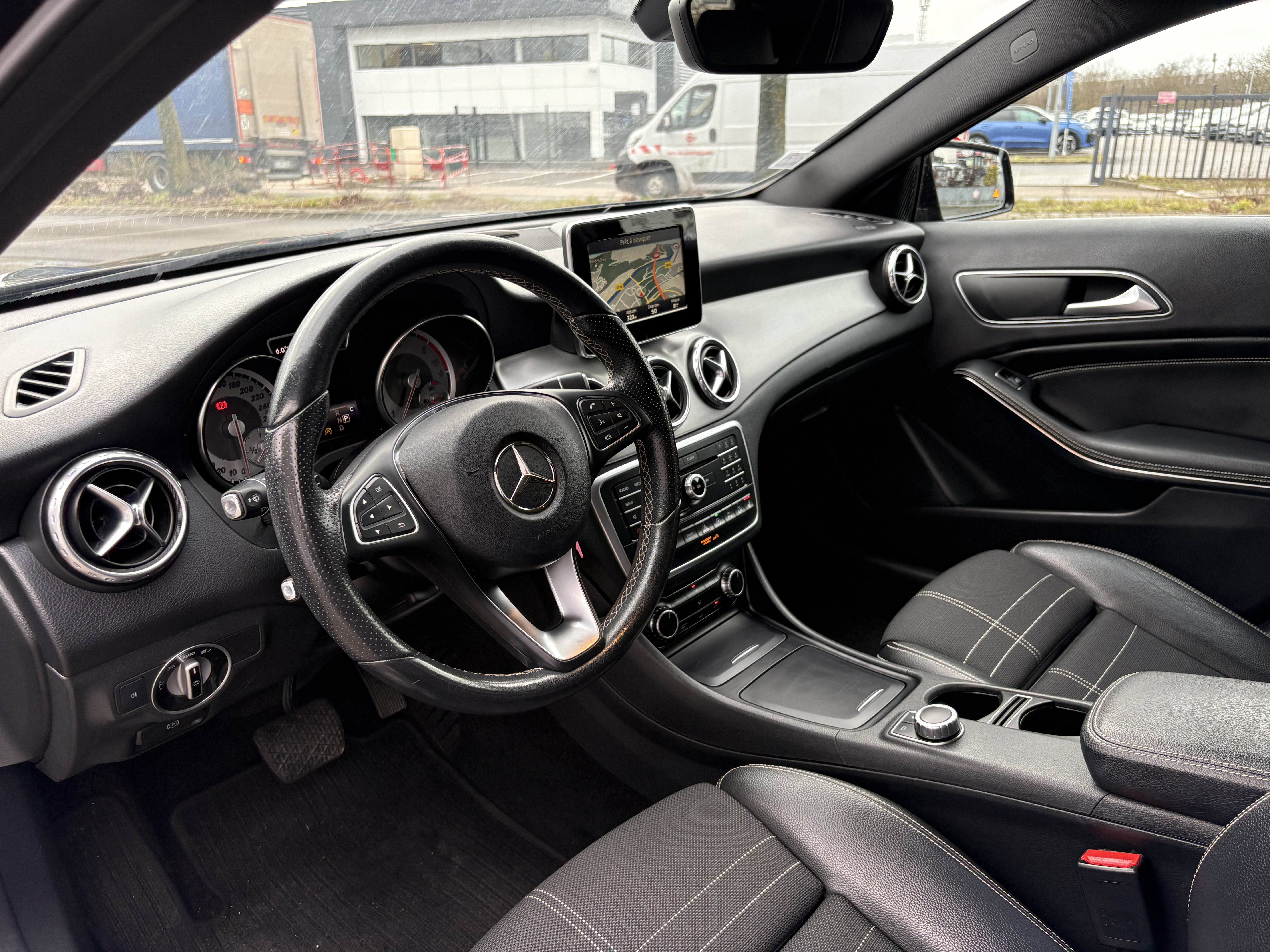 Mercedes GLA — 10
