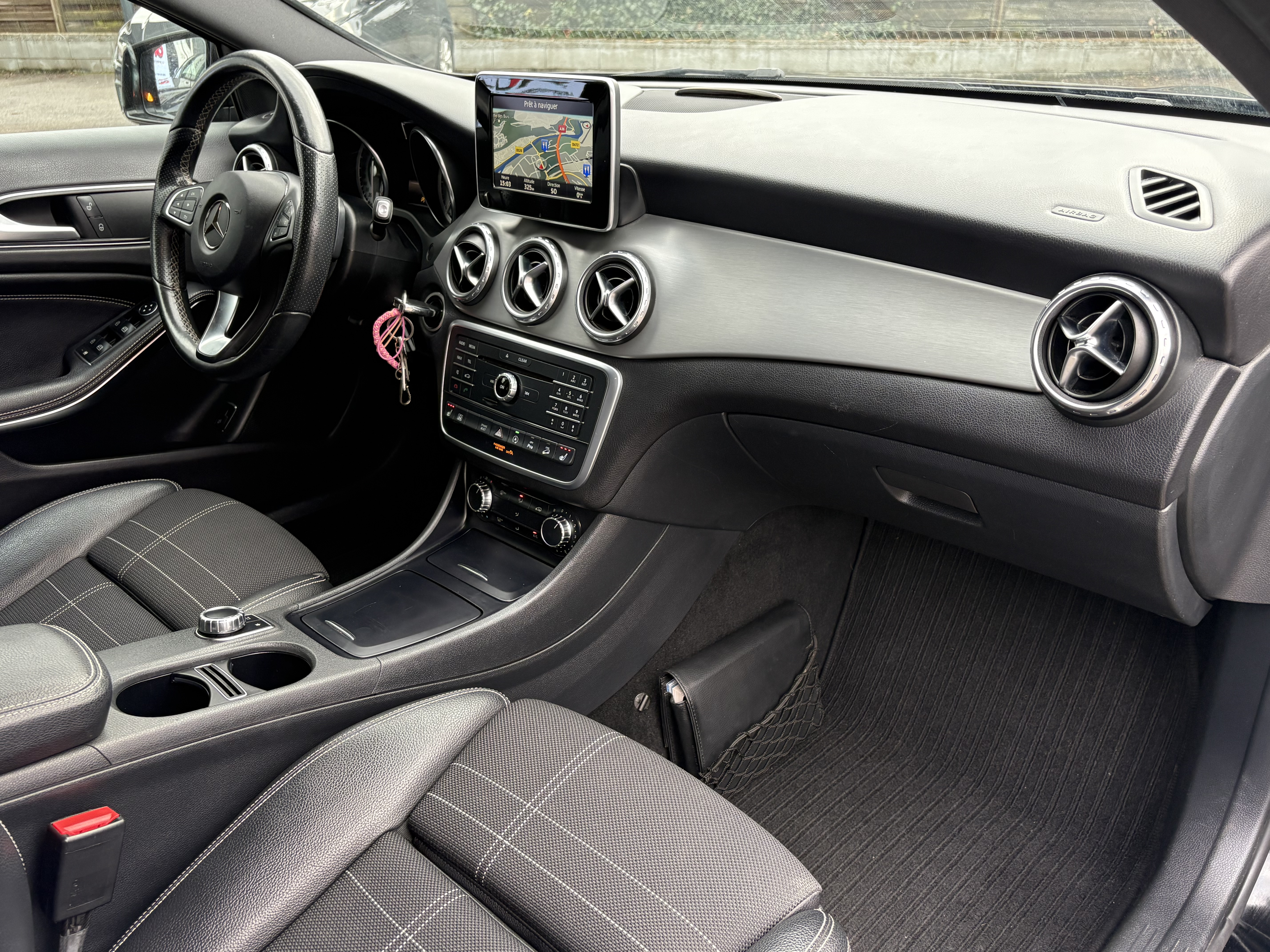 Mercedes GLA — 12