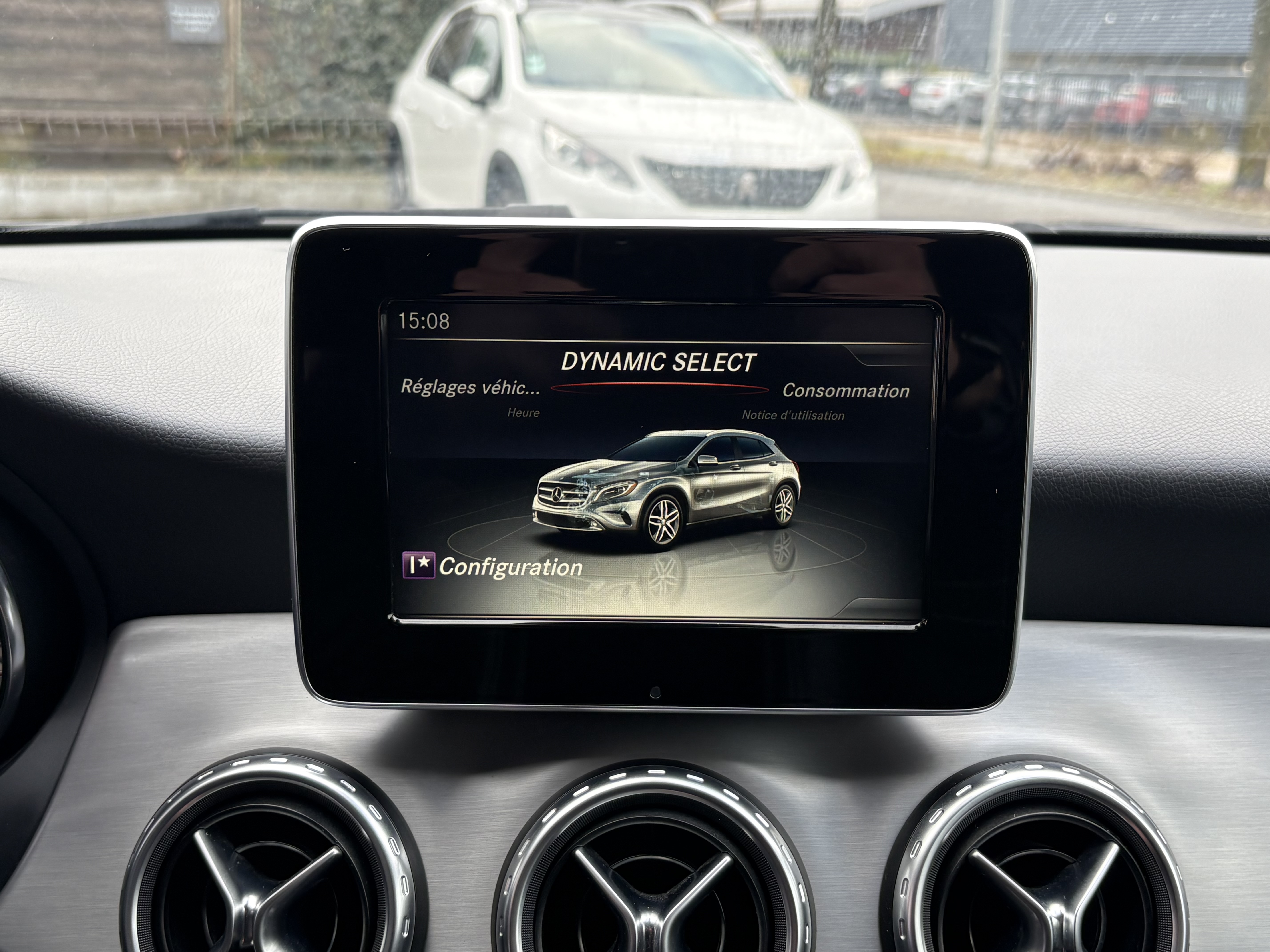 Mercedes GLA — 23