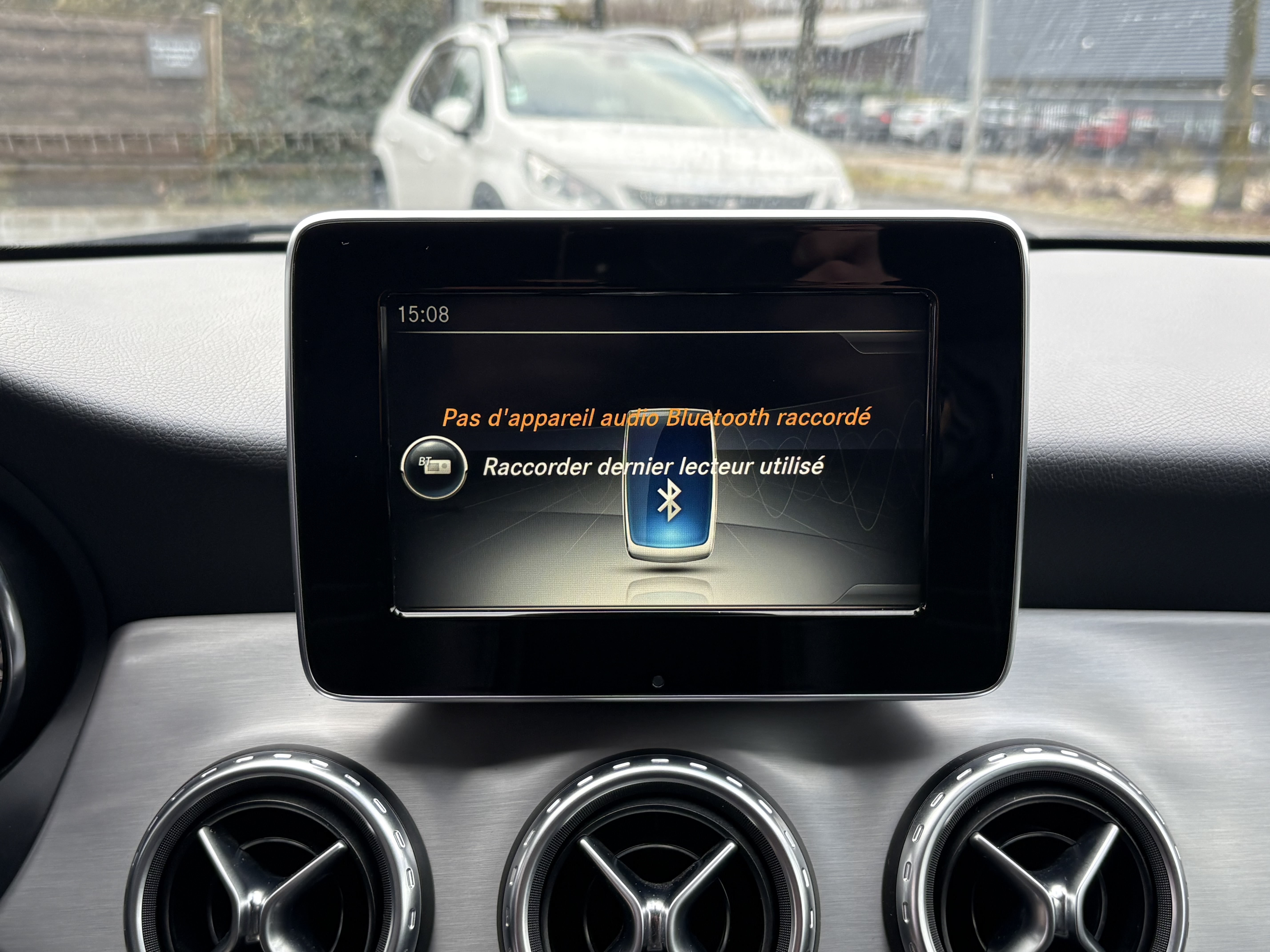 Mercedes GLA — 24