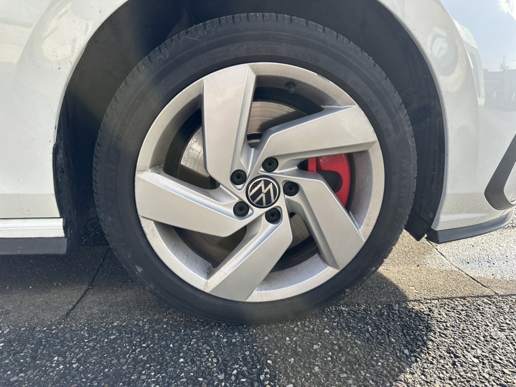 Volkswagen Golf — 16