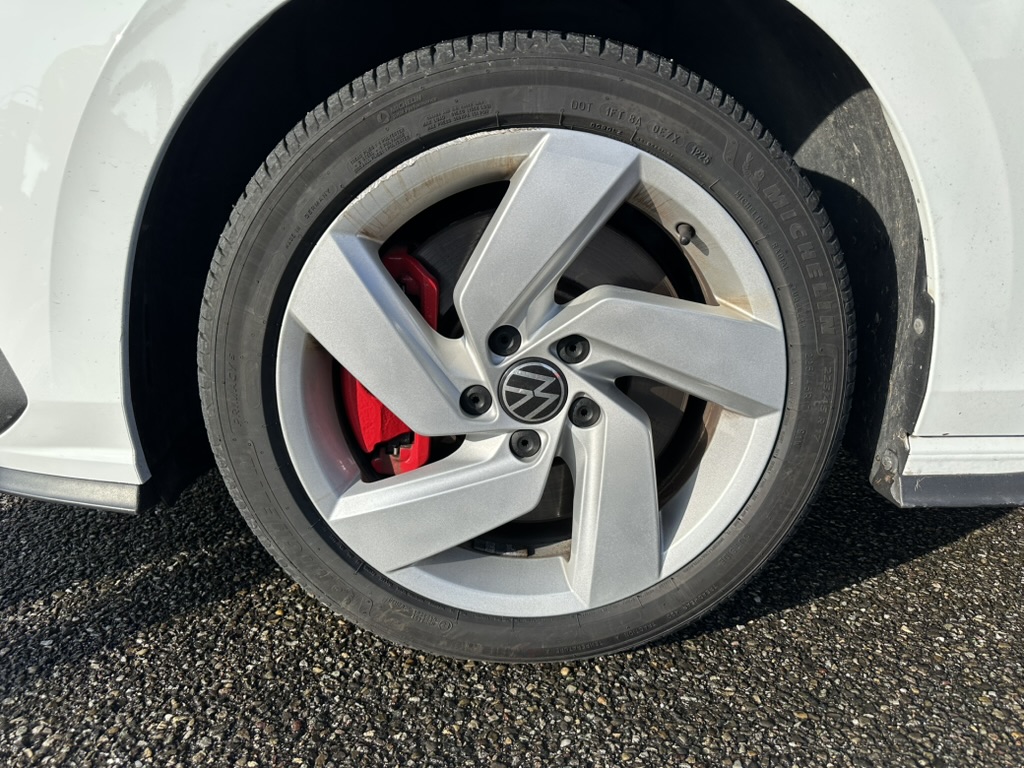 Volkswagen Golf — 17