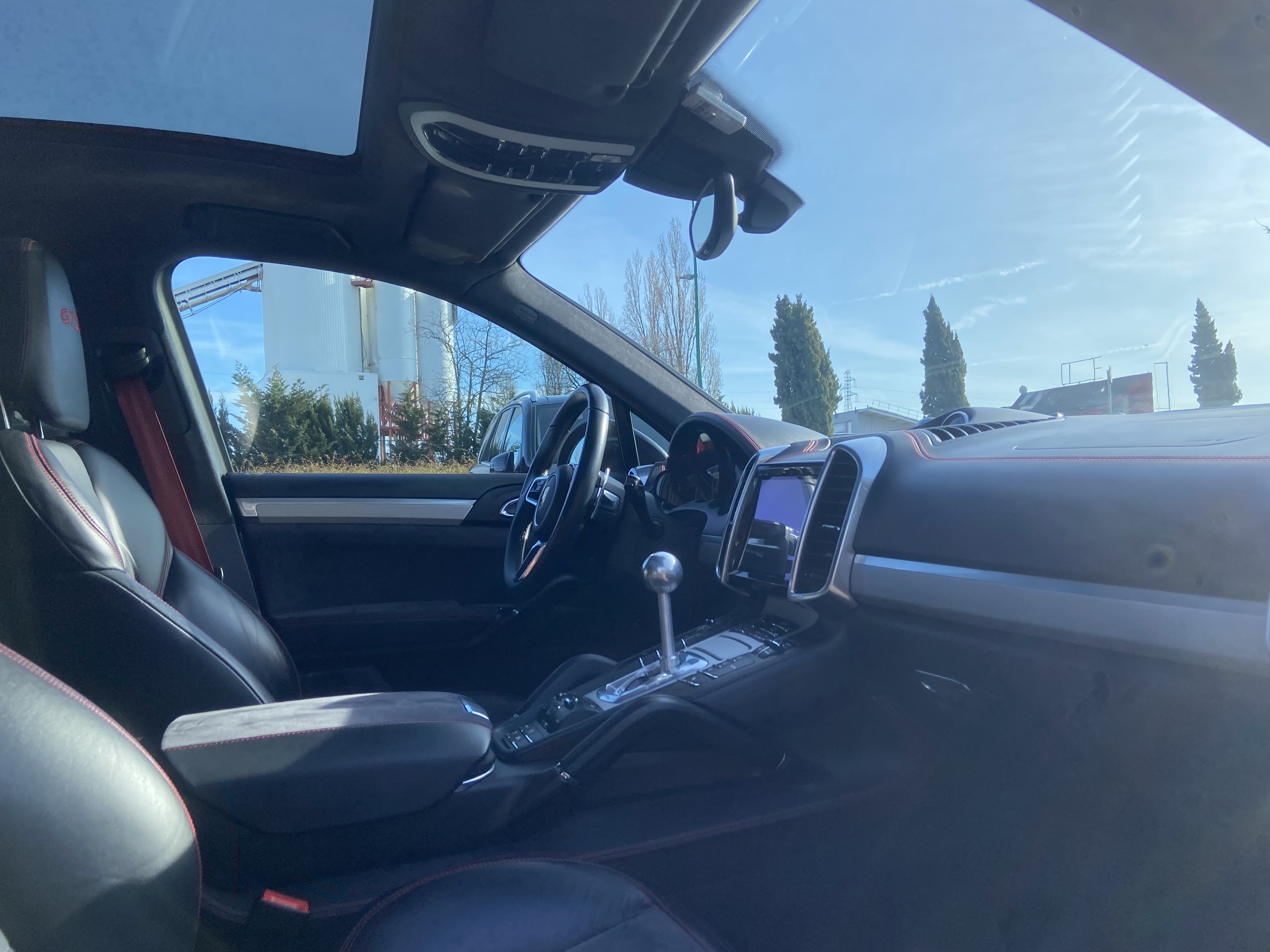 Porsche Cayenne — 12