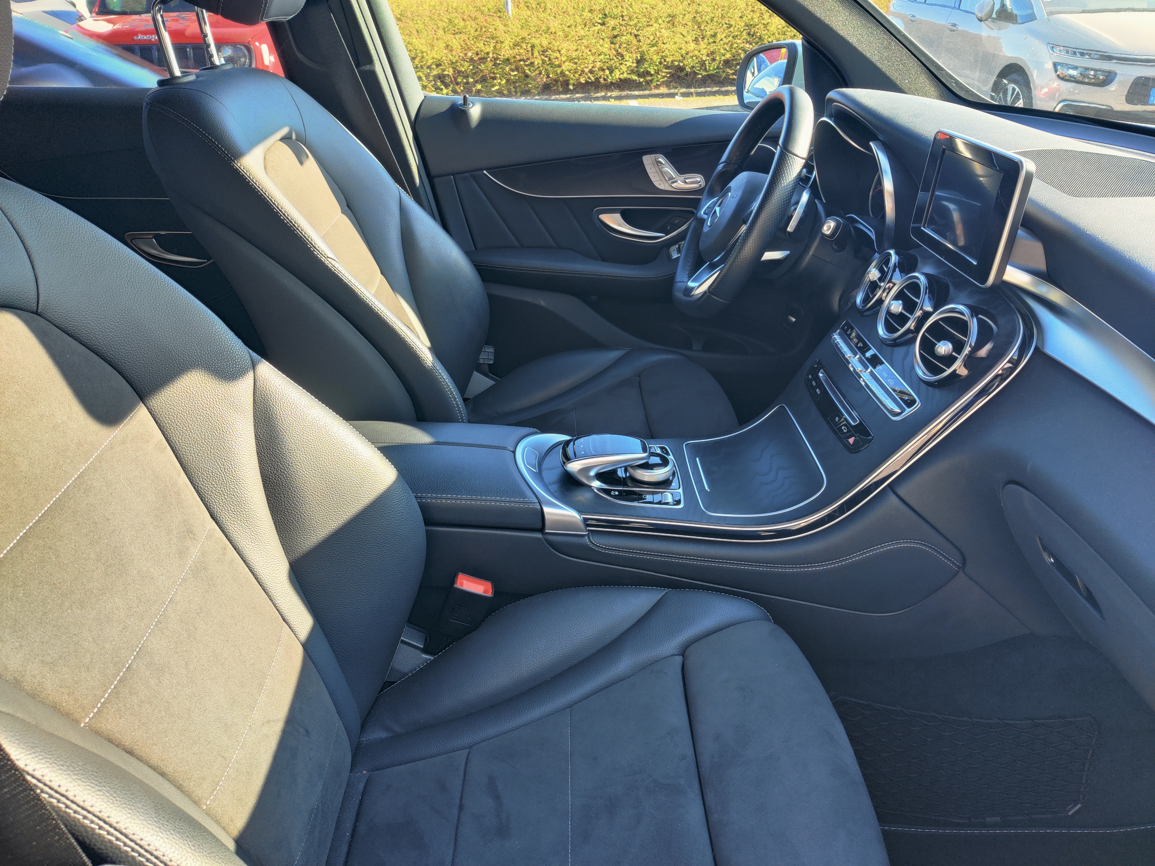 Mercedes GLC — 11