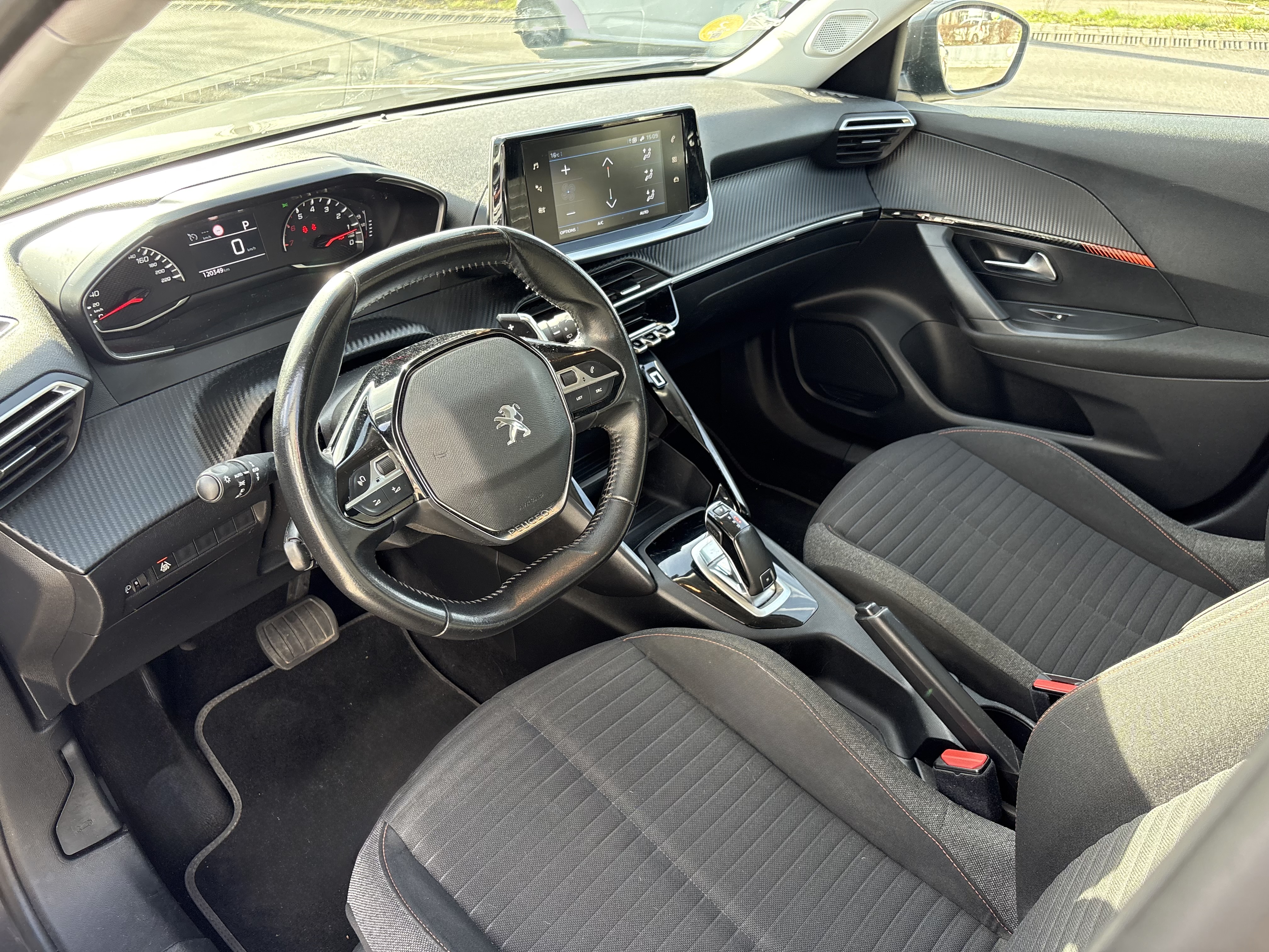 Peugeot 2008 — 10