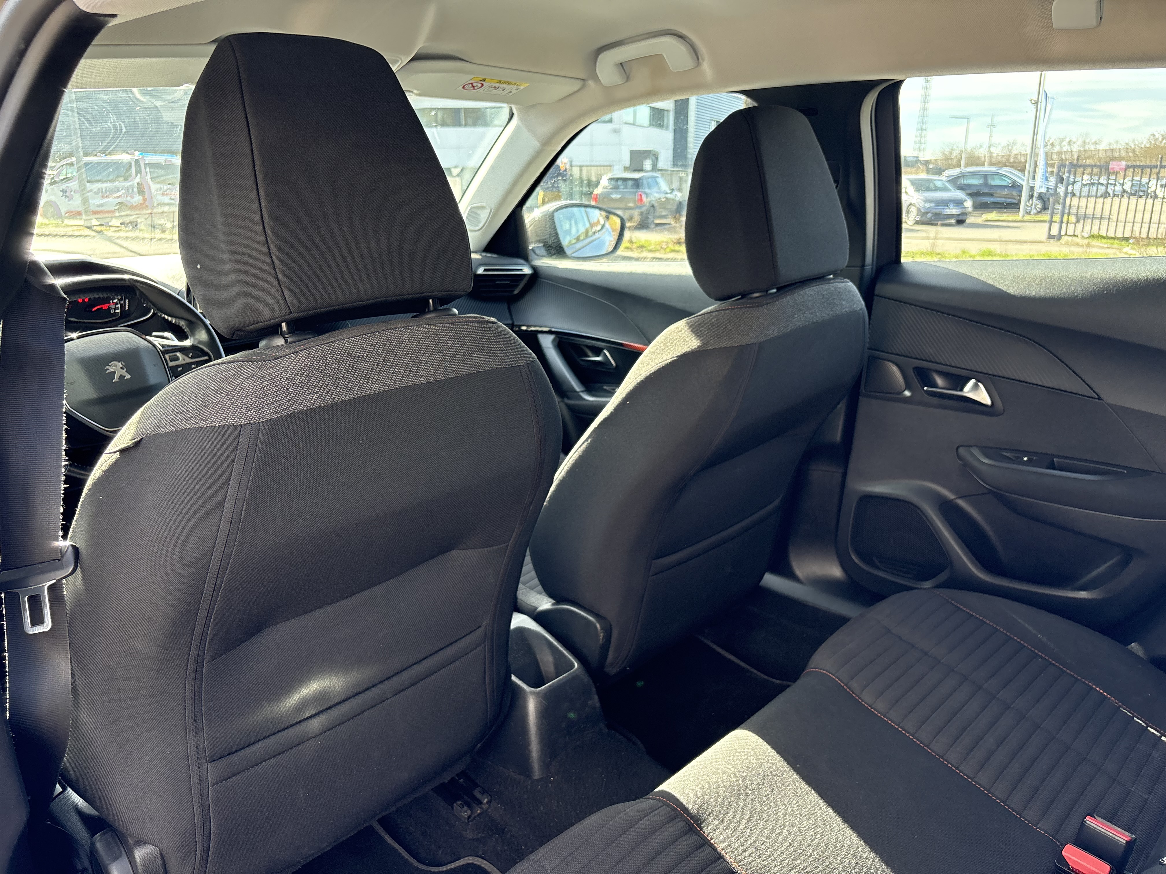 Peugeot 2008 — 15