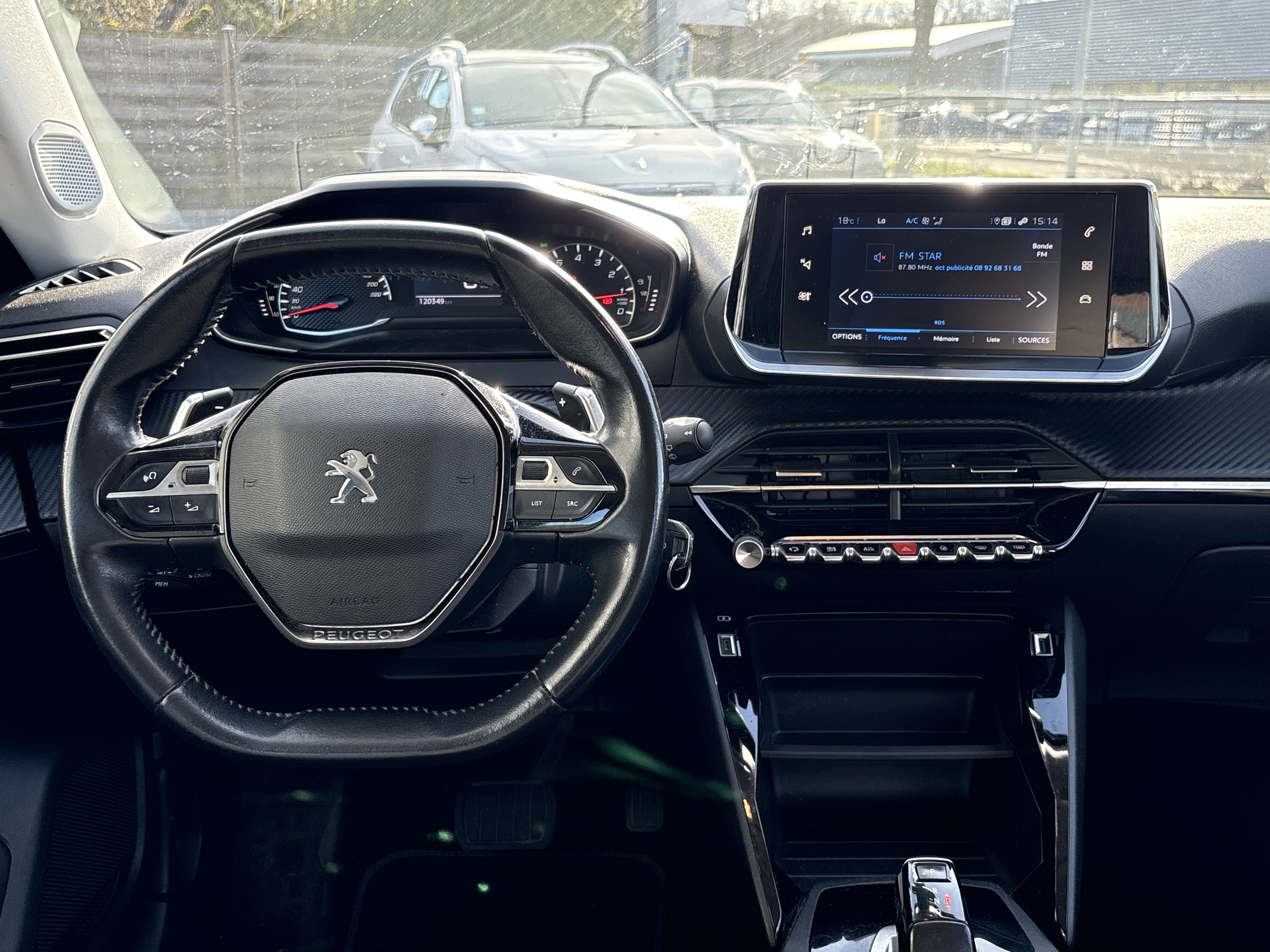Peugeot 2008 — 18
