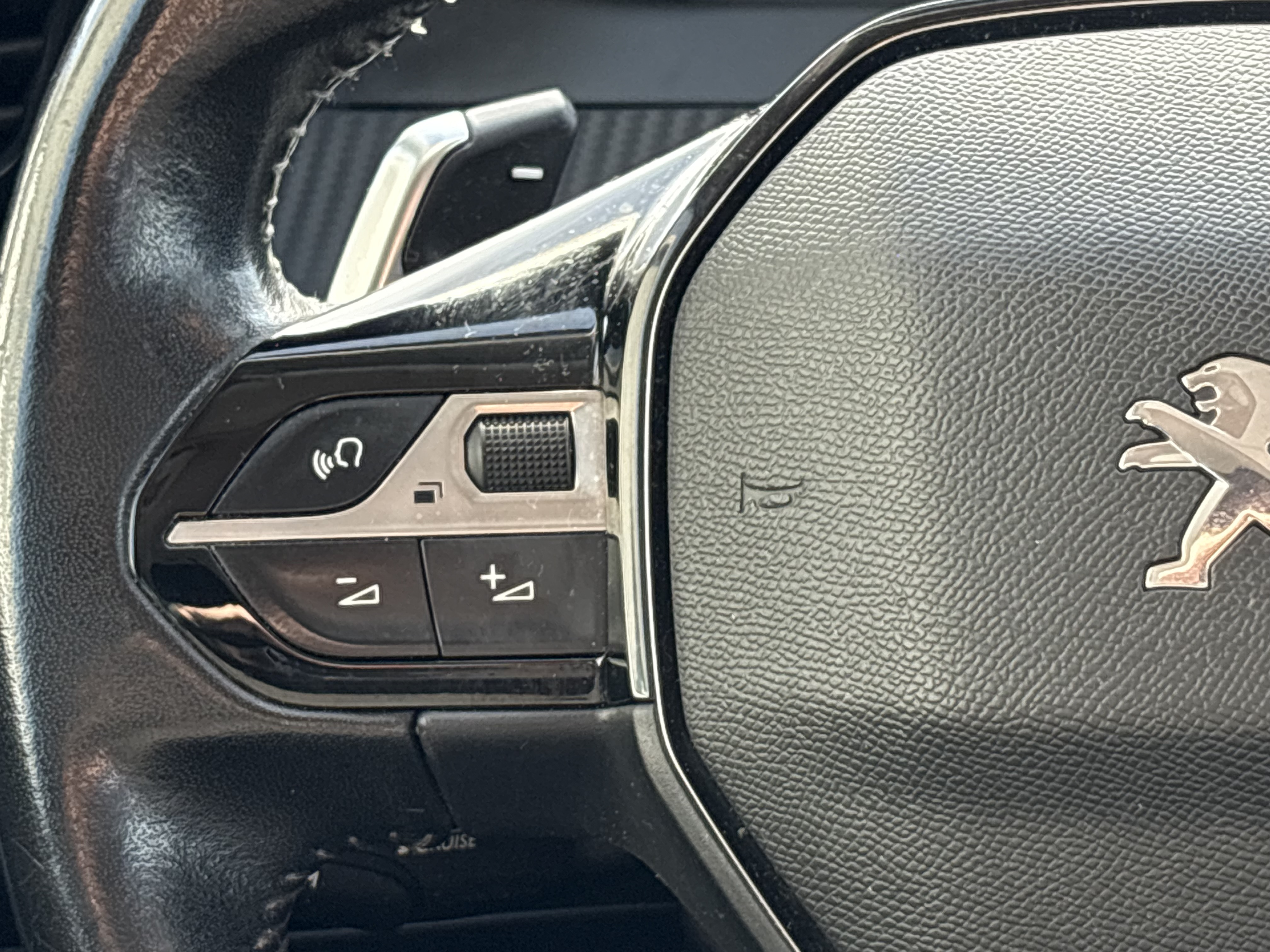 Peugeot 2008 — 28