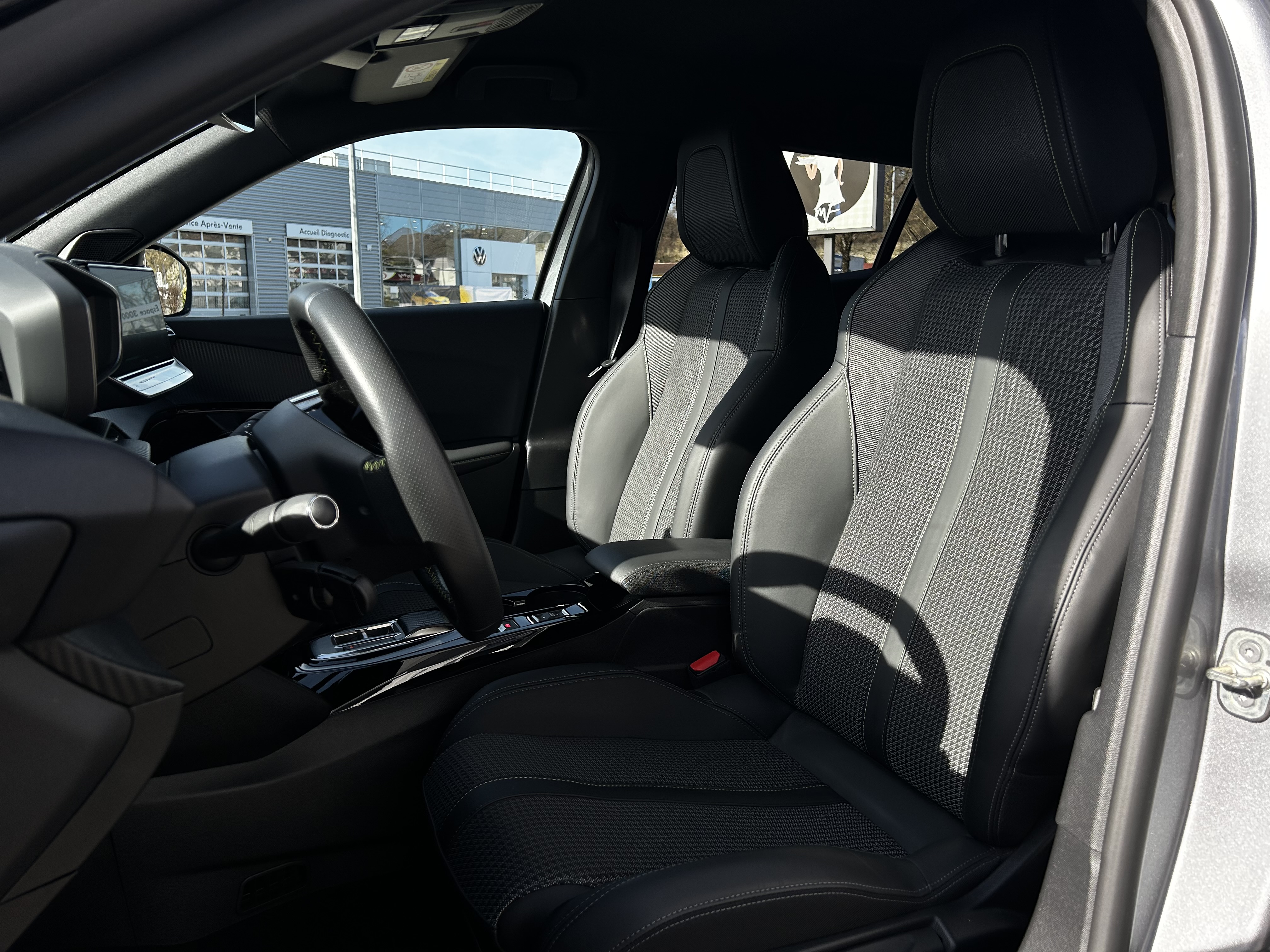Peugeot 2008 — 14
