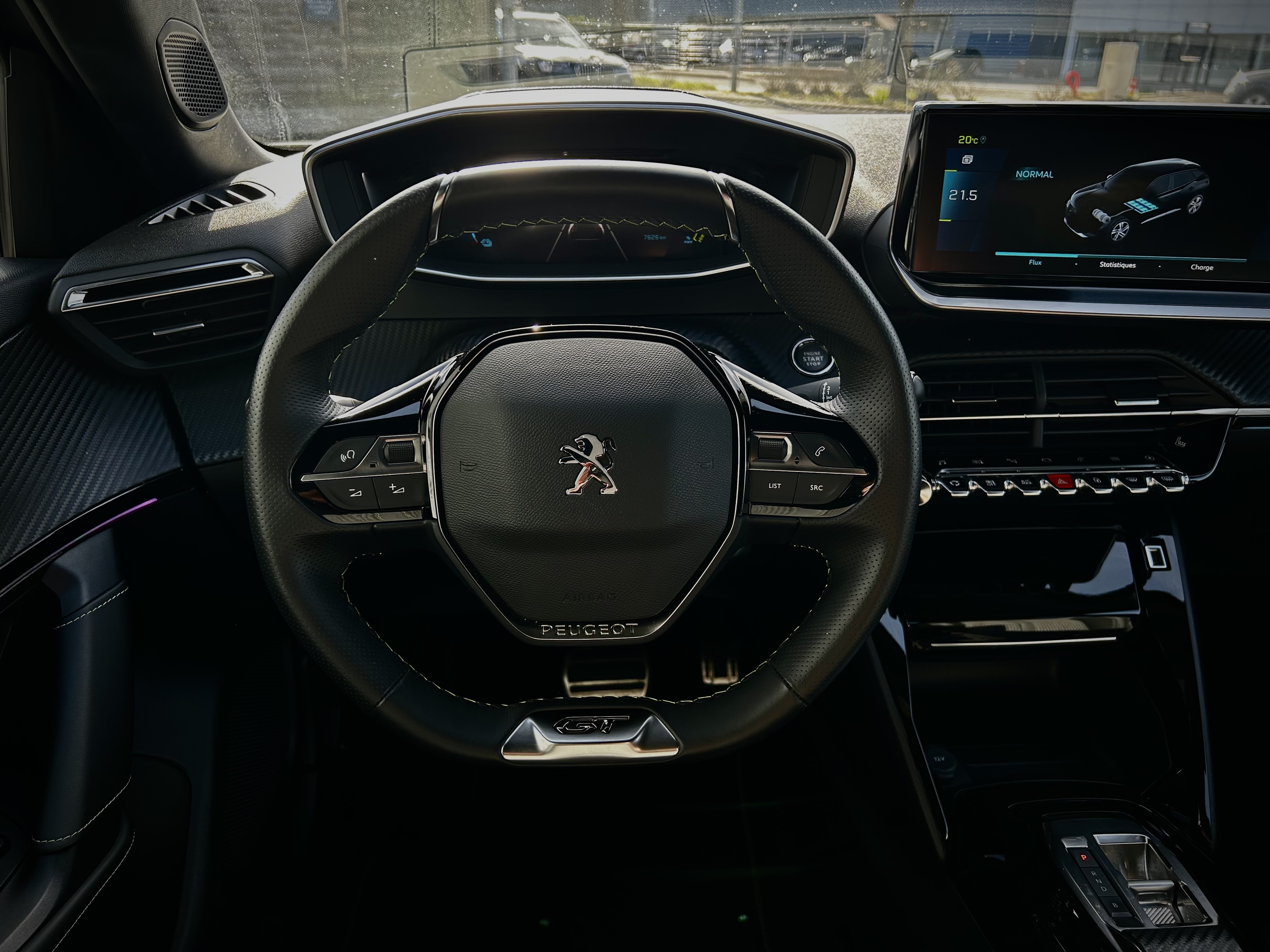Peugeot 2008 — 23