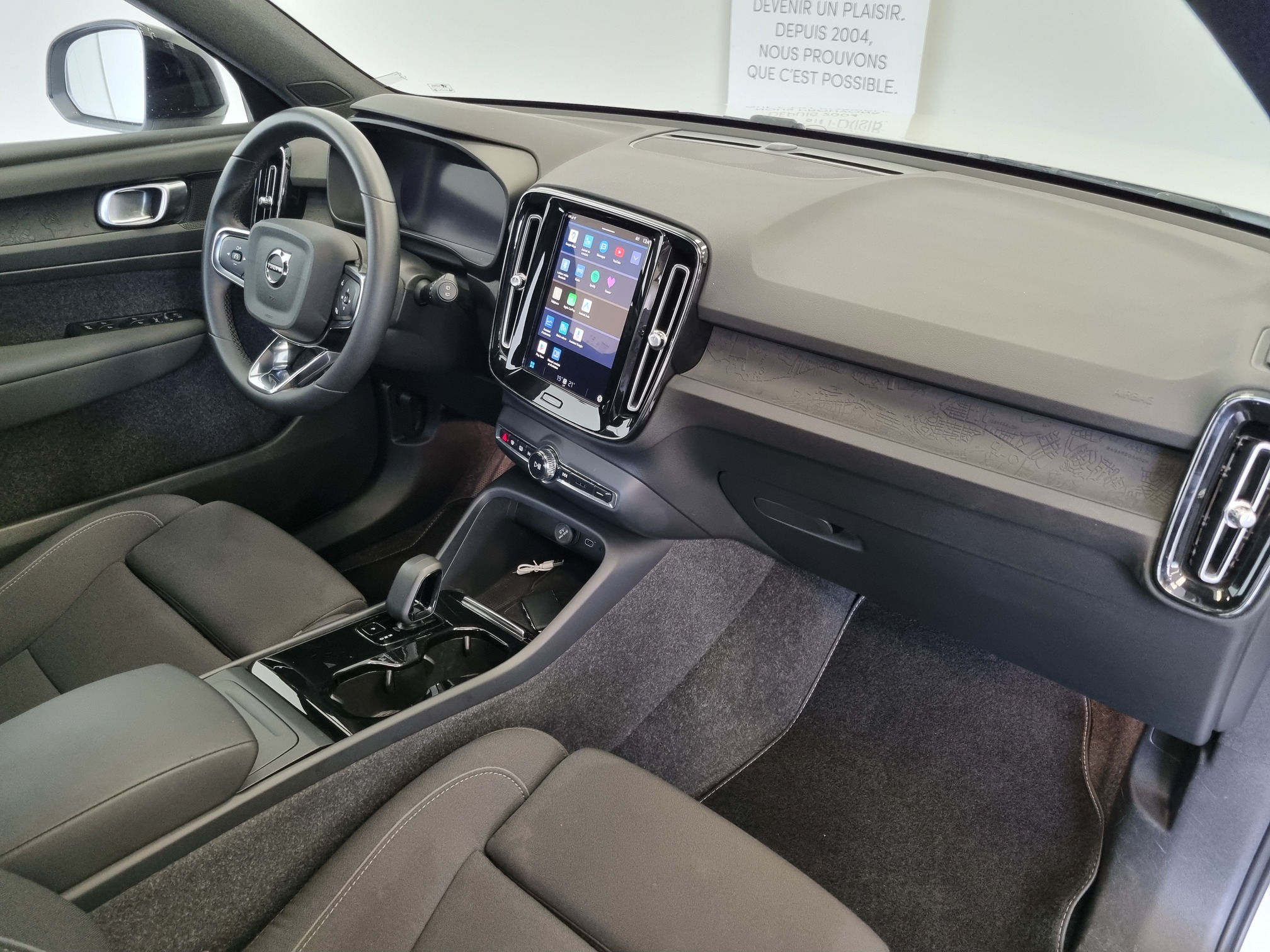 Volvo VOLVO XC40 — 20