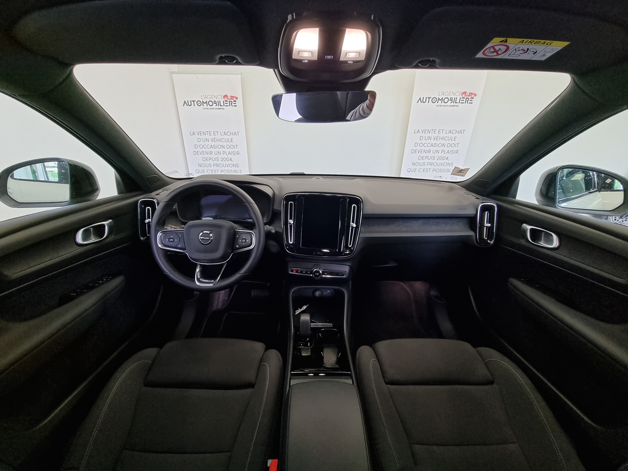 Volvo VOLVO XC40 — 21